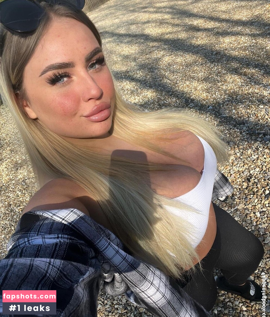 Molly O'Shea gallery photo #31