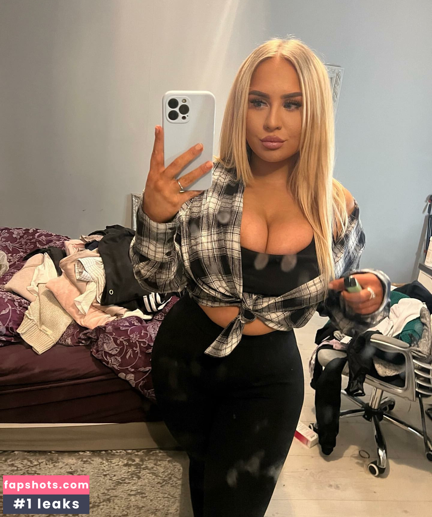 Molly O'Shea gallery photo #42