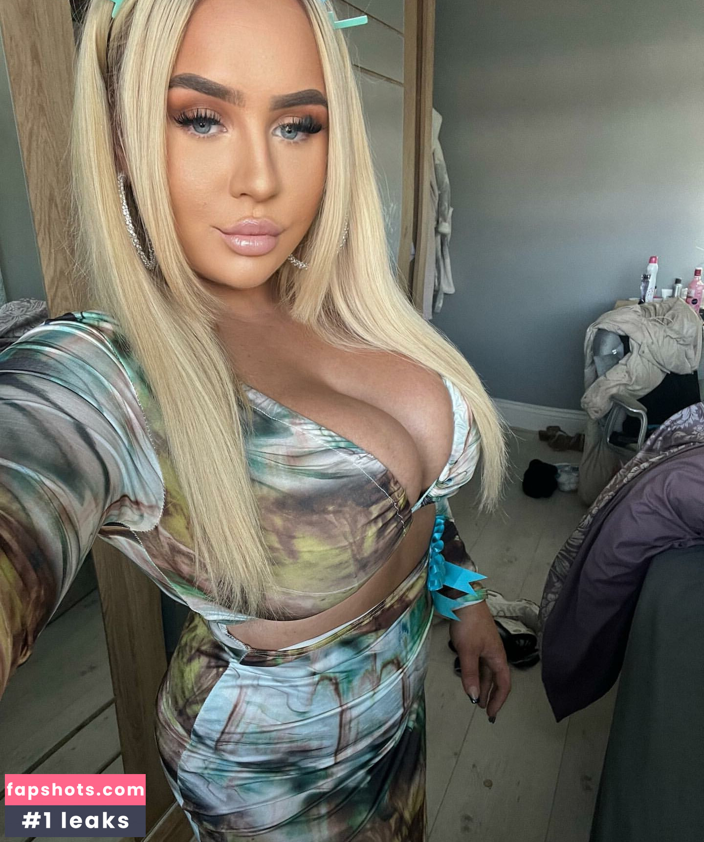 Molly O'Shea gallery photo #55