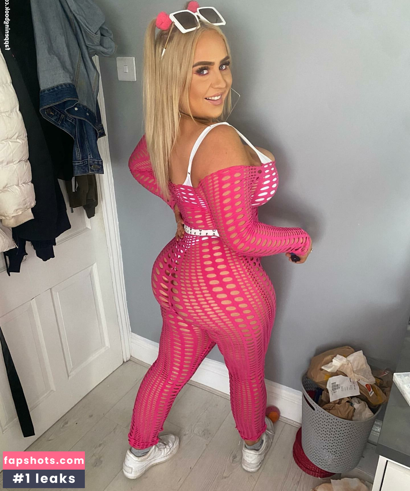 Molly O'Shea gallery photo #57