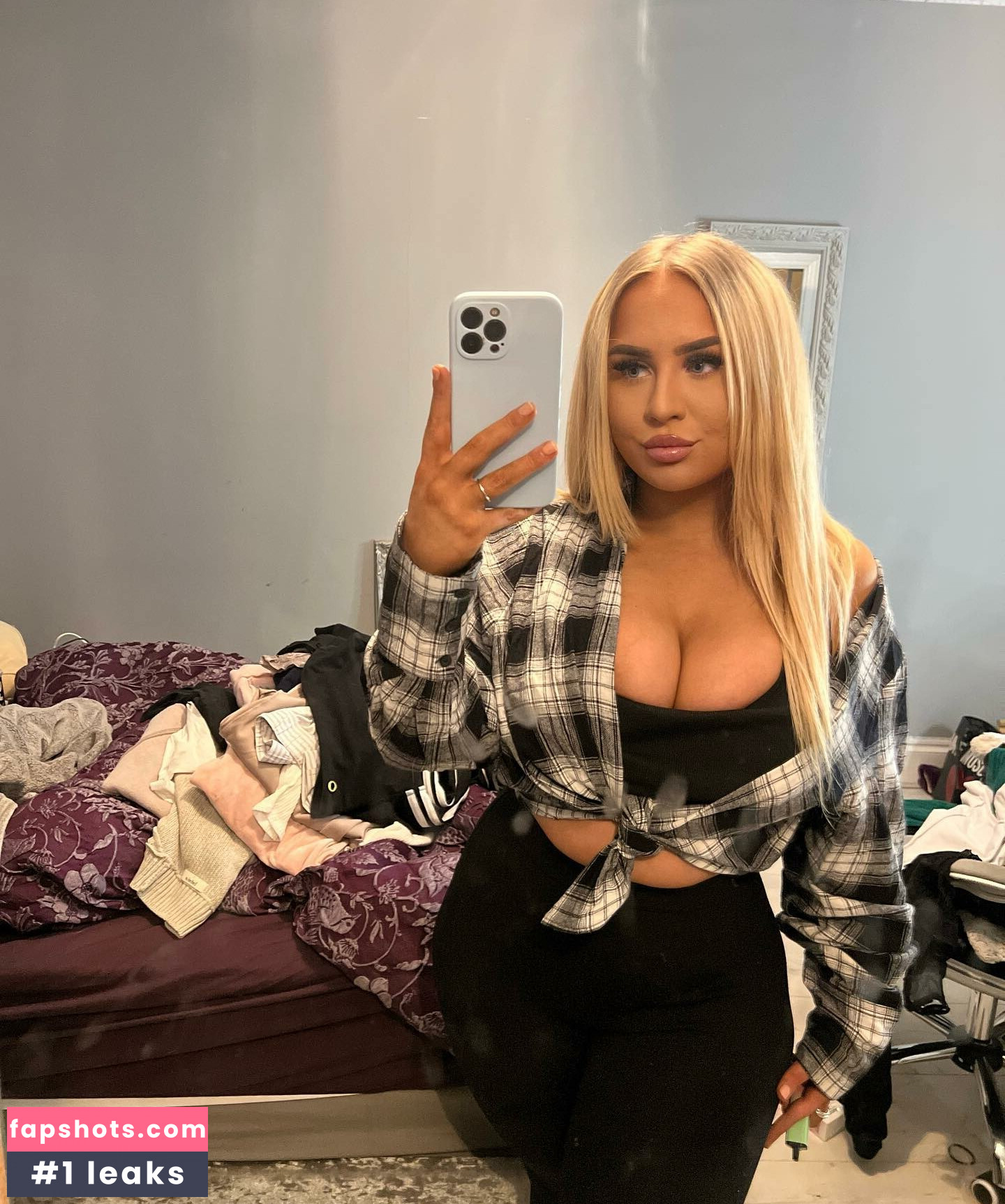 Molly O'Shea gallery photo #67