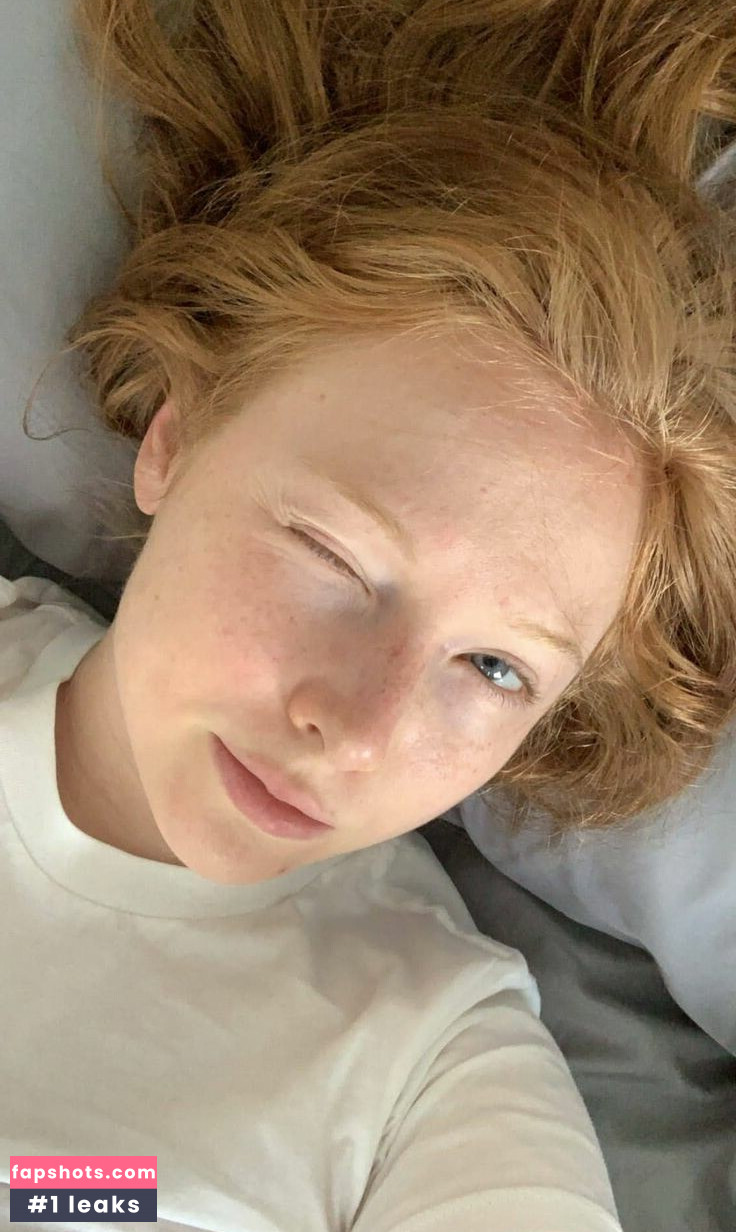 Molly Quinn gallery photo #18