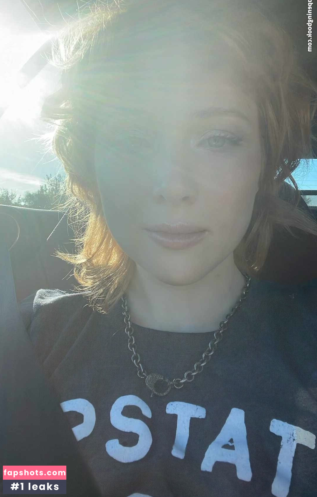 Molly Quinn gallery photo #25