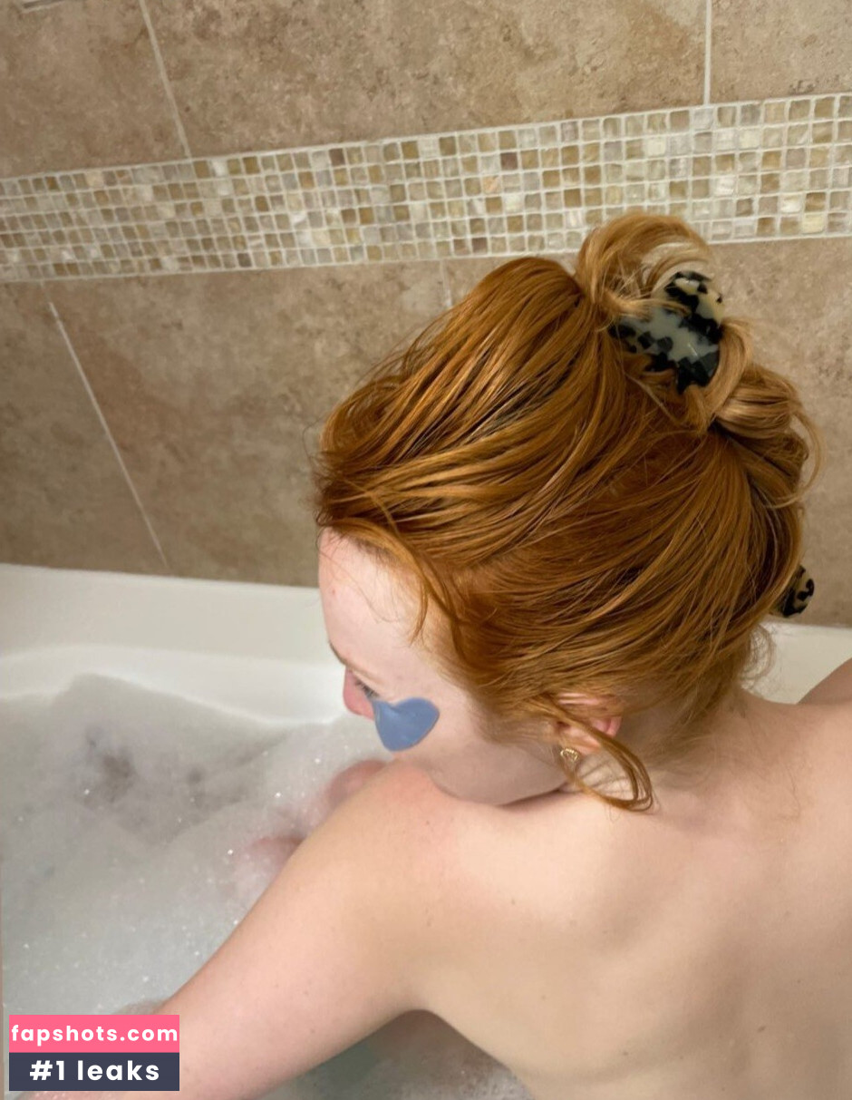 Molly Quinn gallery photo #27