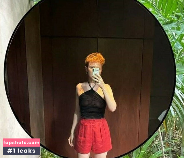 Molly Quinn gallery photo #36