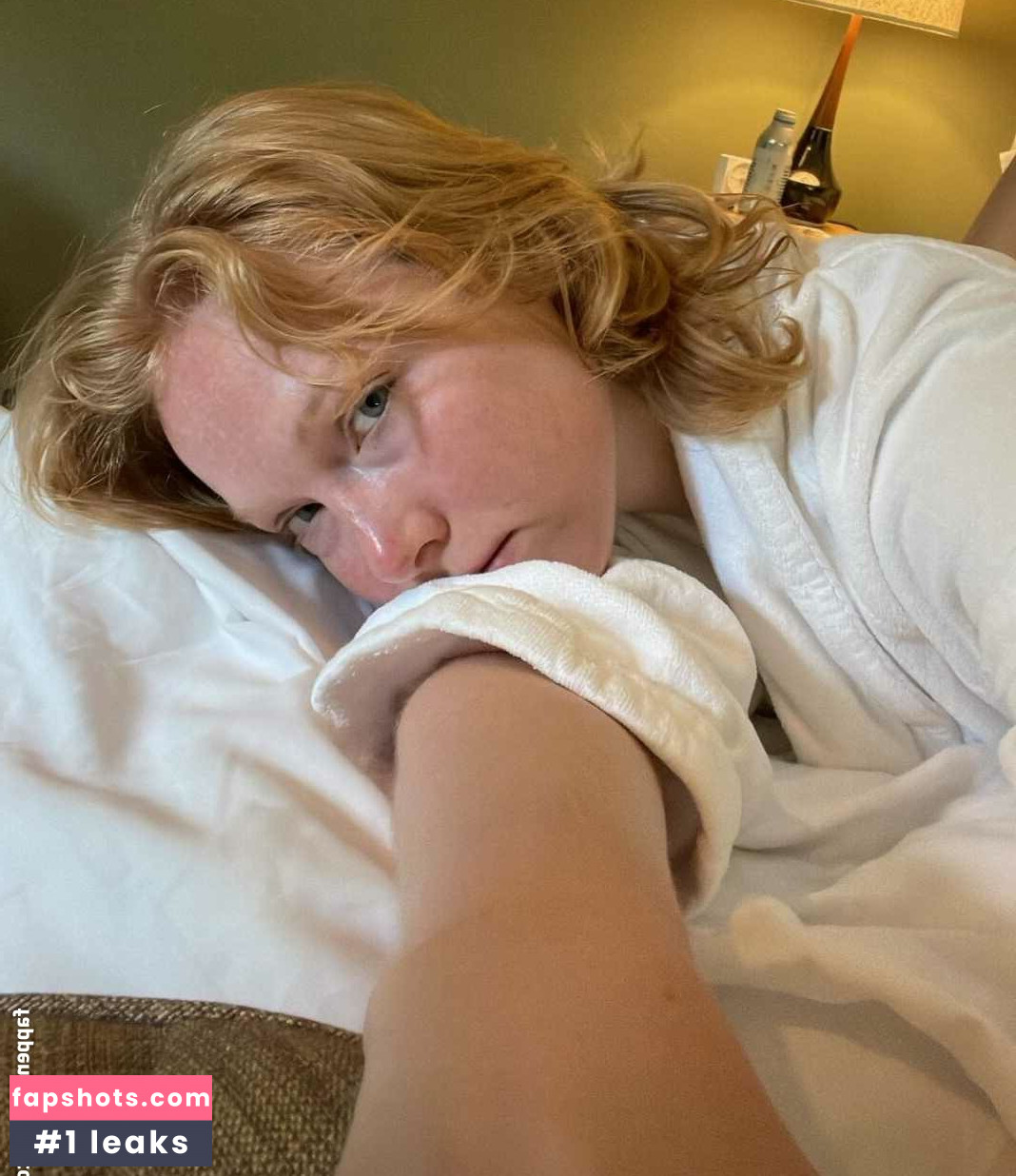 Molly Quinn gallery photo #38