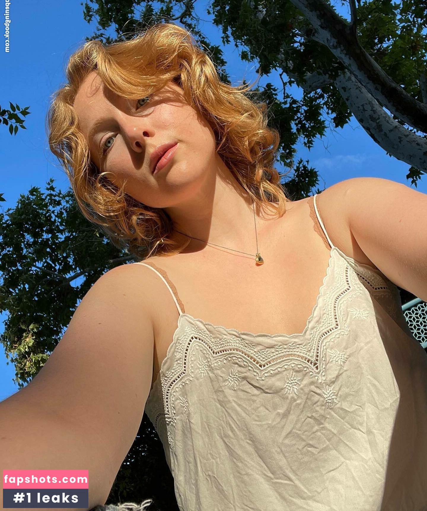 Molly Quinn gallery photo #39