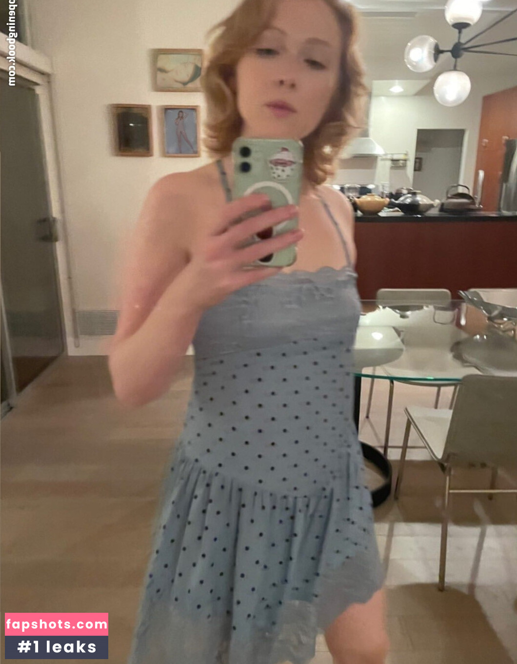 Molly Quinn gallery photo #41