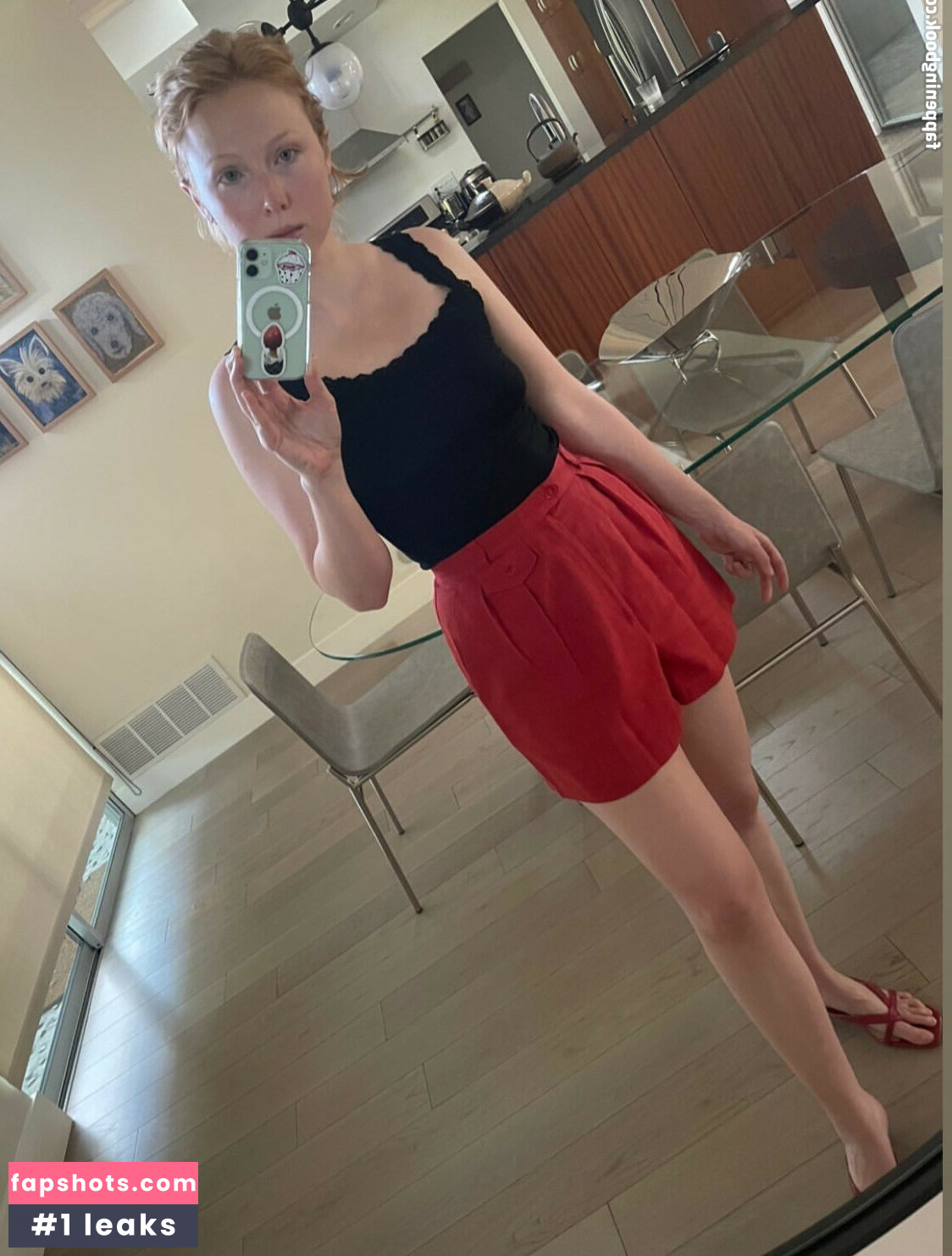 Molly Quinn gallery photo #46