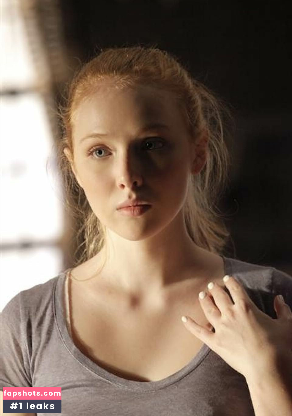 Molly Quinn gallery photo #6