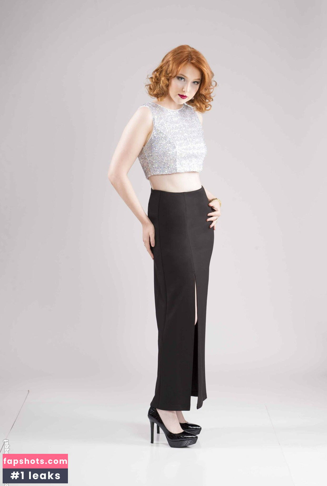 Molly Quinn gallery photo #60