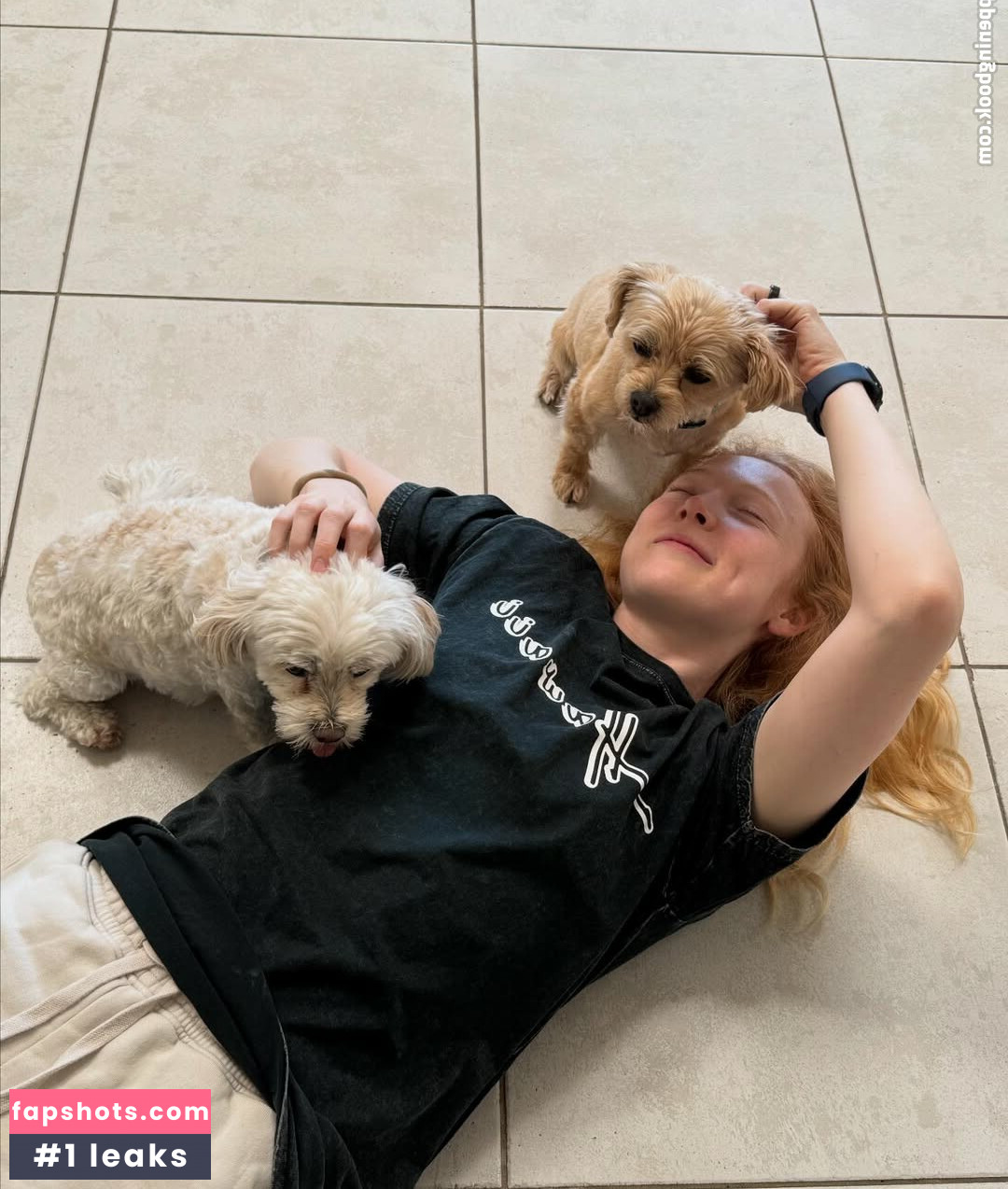 Molly Quinn gallery photo #7