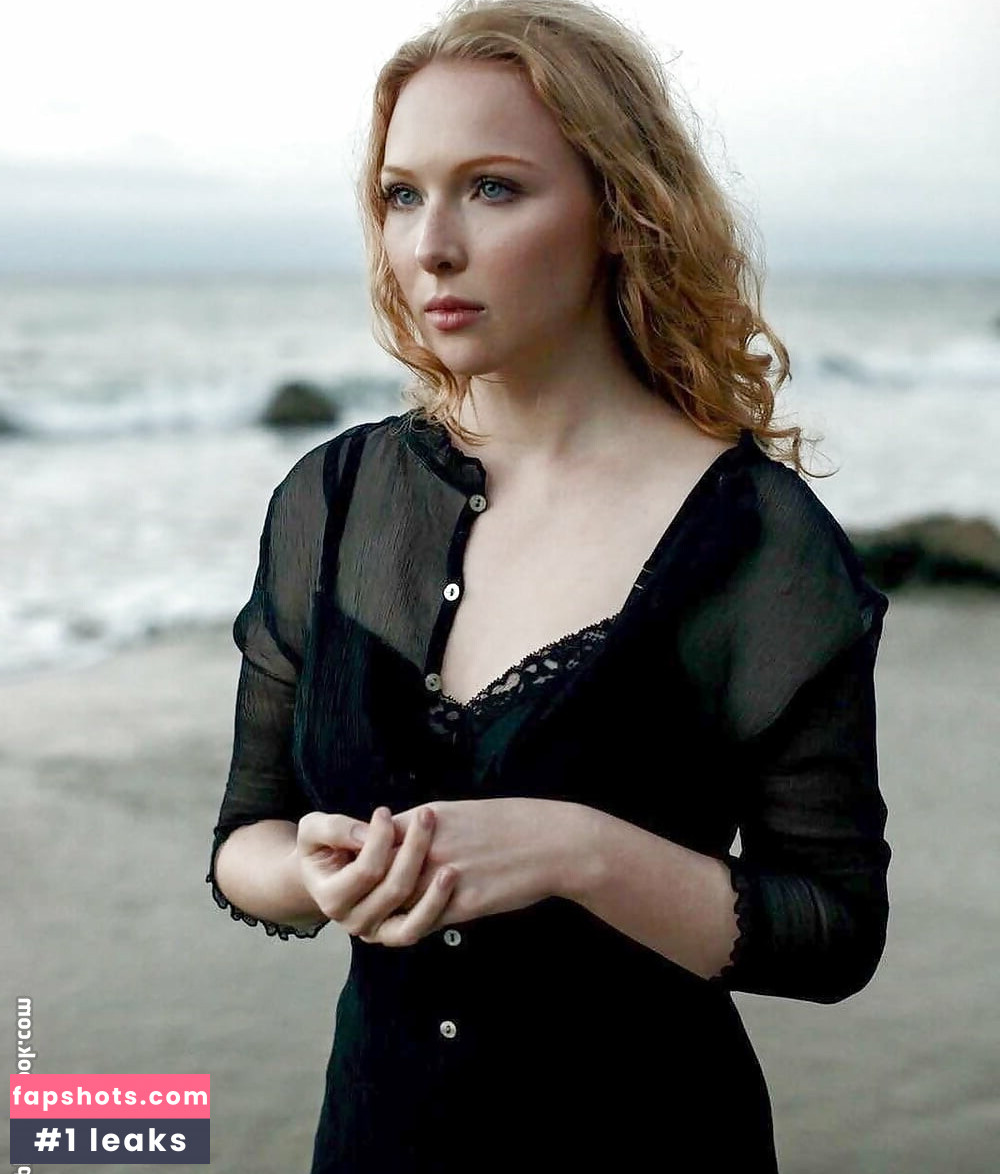 Molly Quinn gallery photo #65