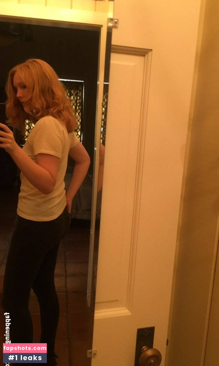 Molly Quinn gallery photo #68