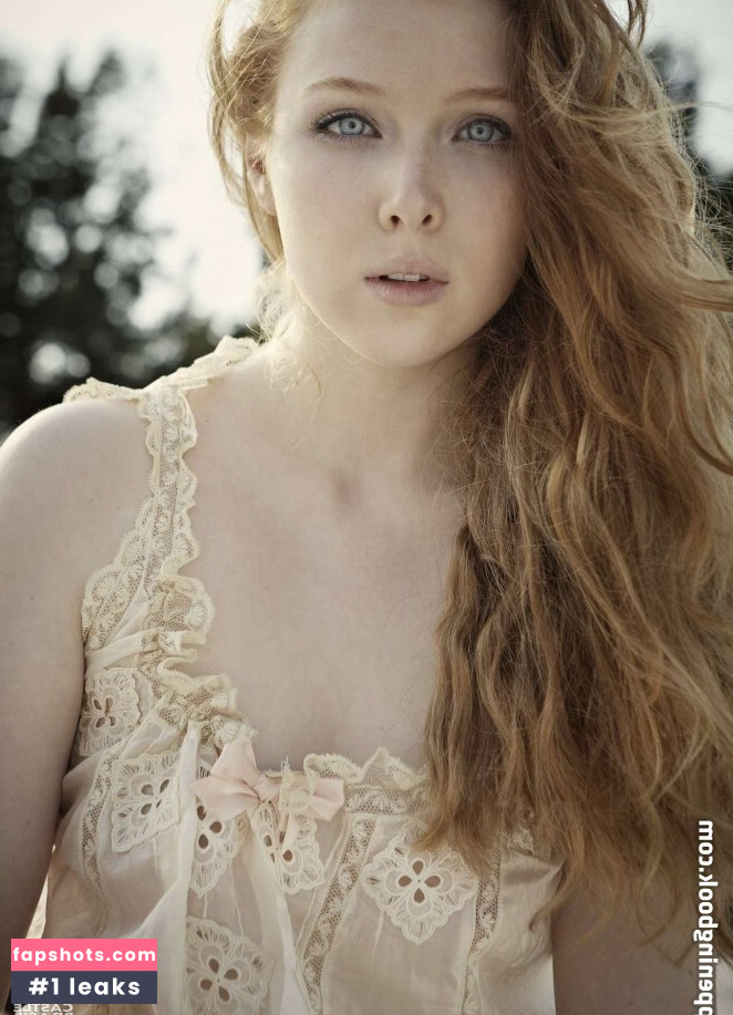 Molly Quinn gallery photo #89