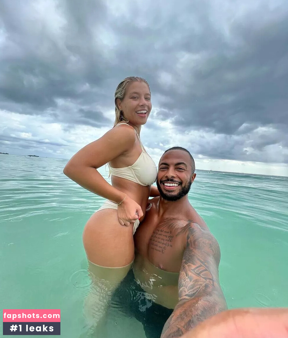 Molly Rainford gallery photo #11