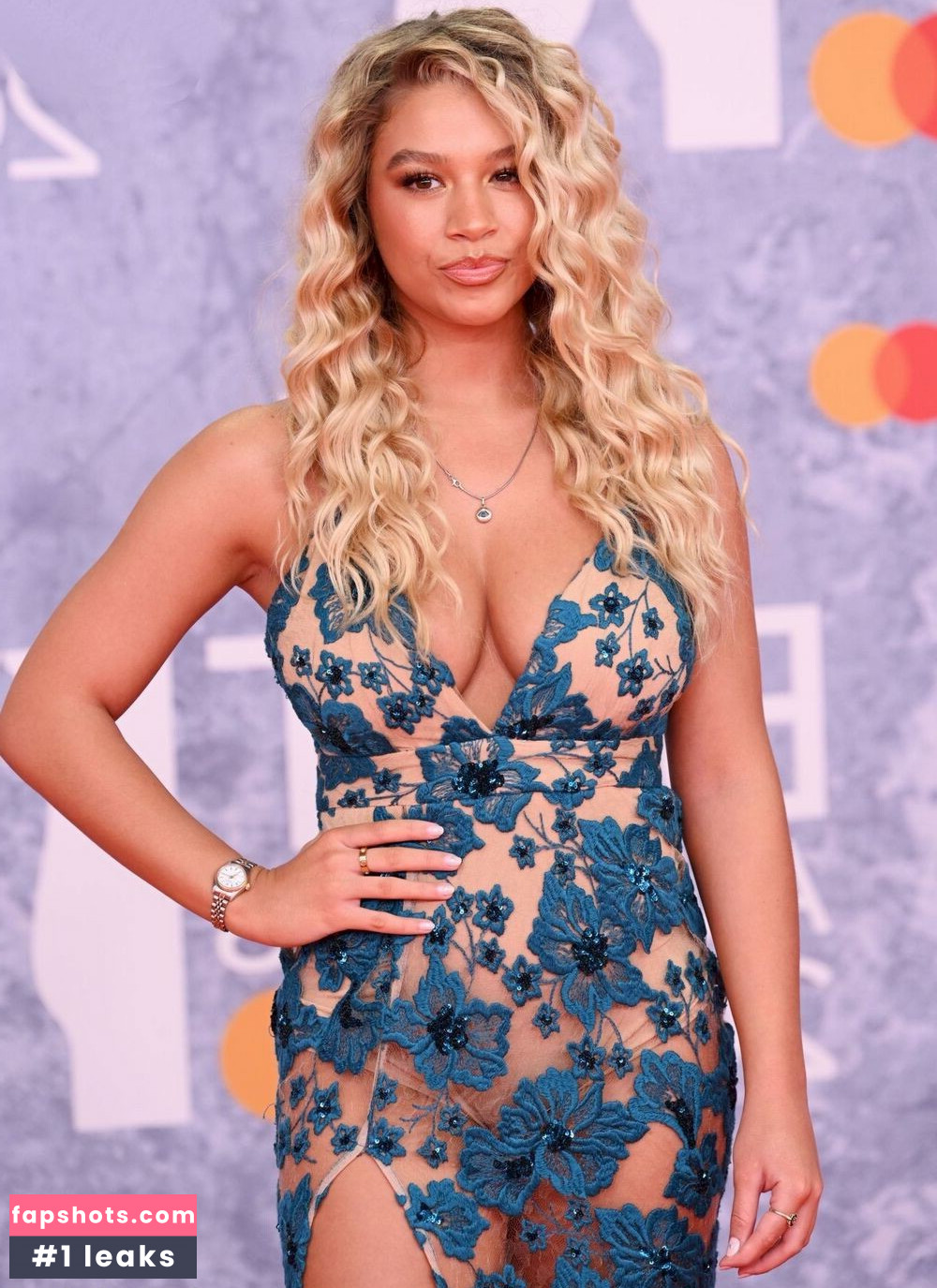 Molly Rainford gallery photo #20