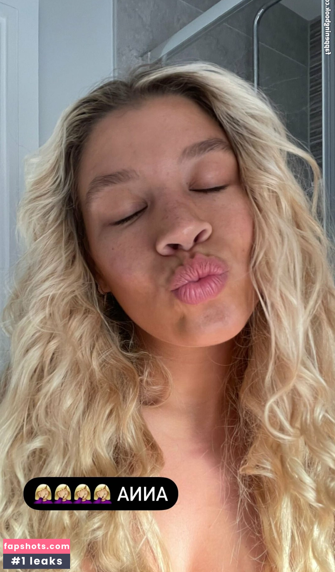 Molly Rainford gallery photo #56