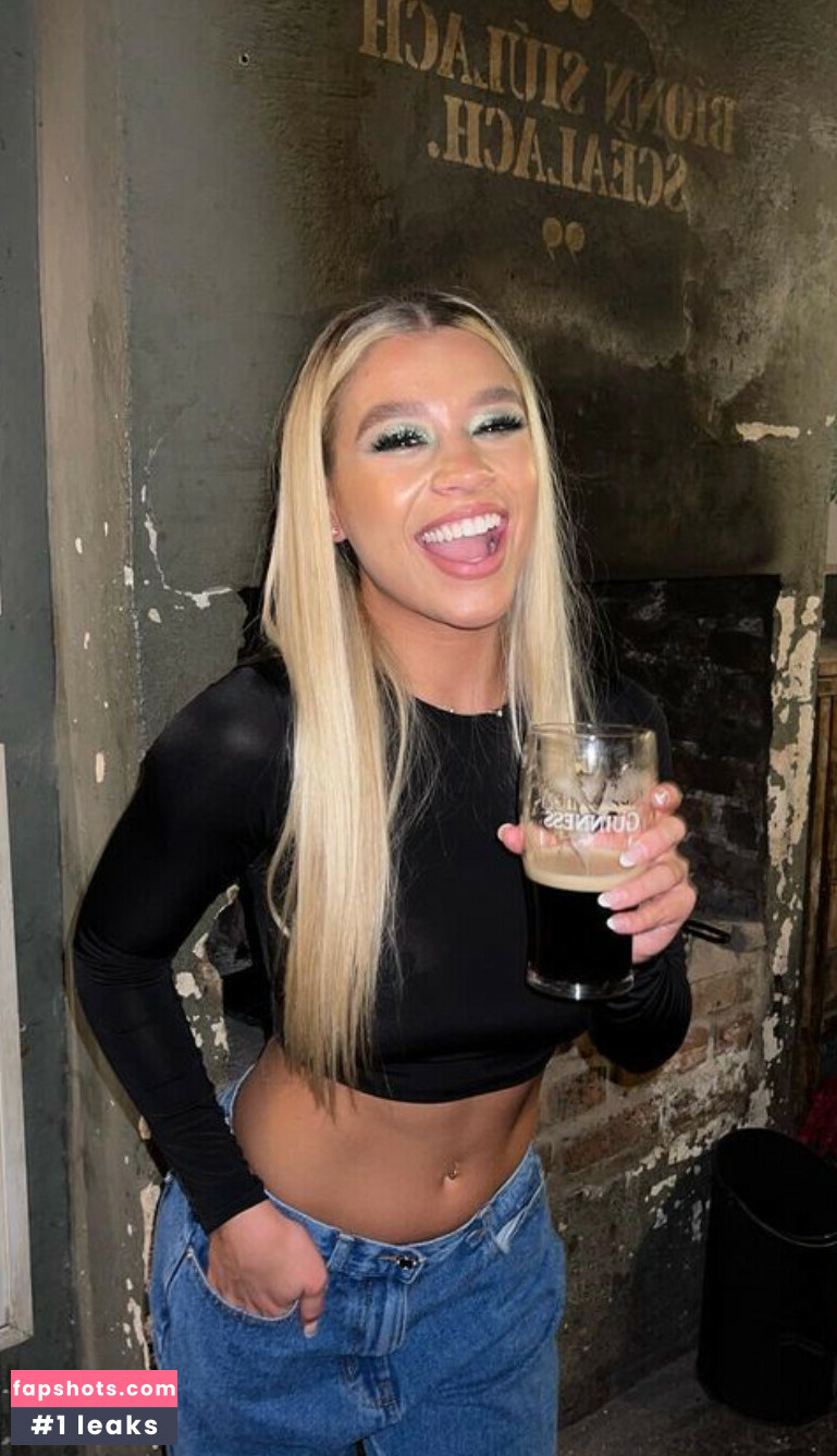 Molly Rainford gallery photo #73