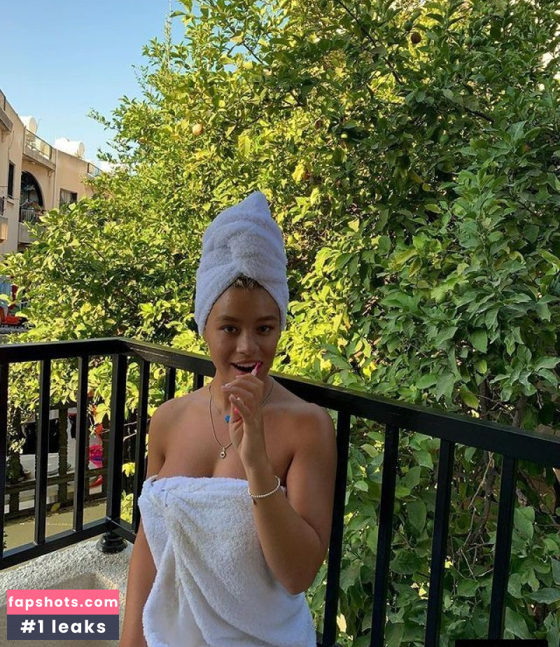 Molly Rainford gallery photo #92