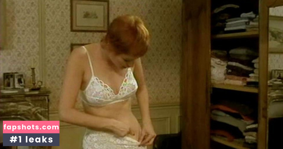 Molly Ringwald gallery photo #16