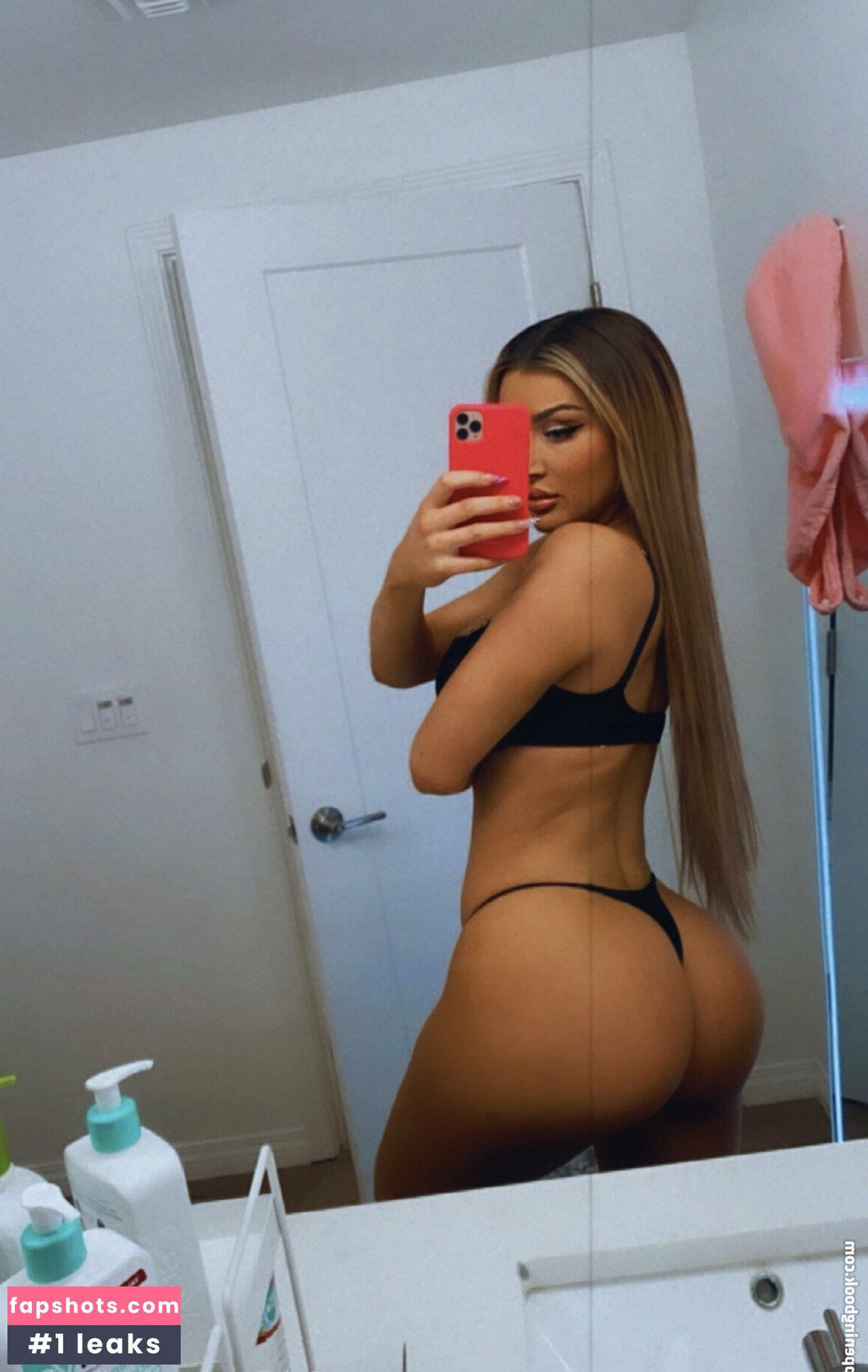 mollyeskam gallery photo #9