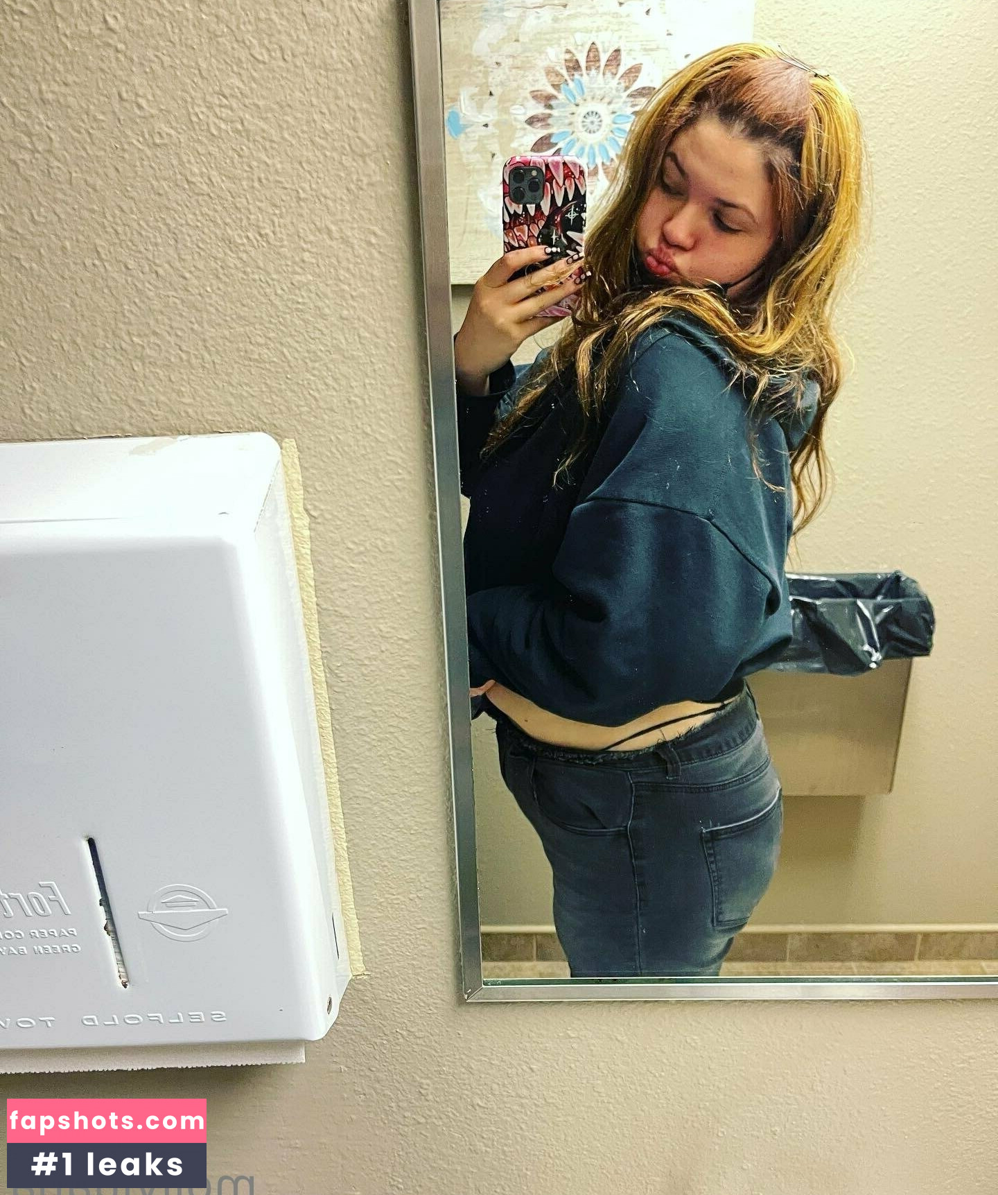 mollyjuana nude babe gallery