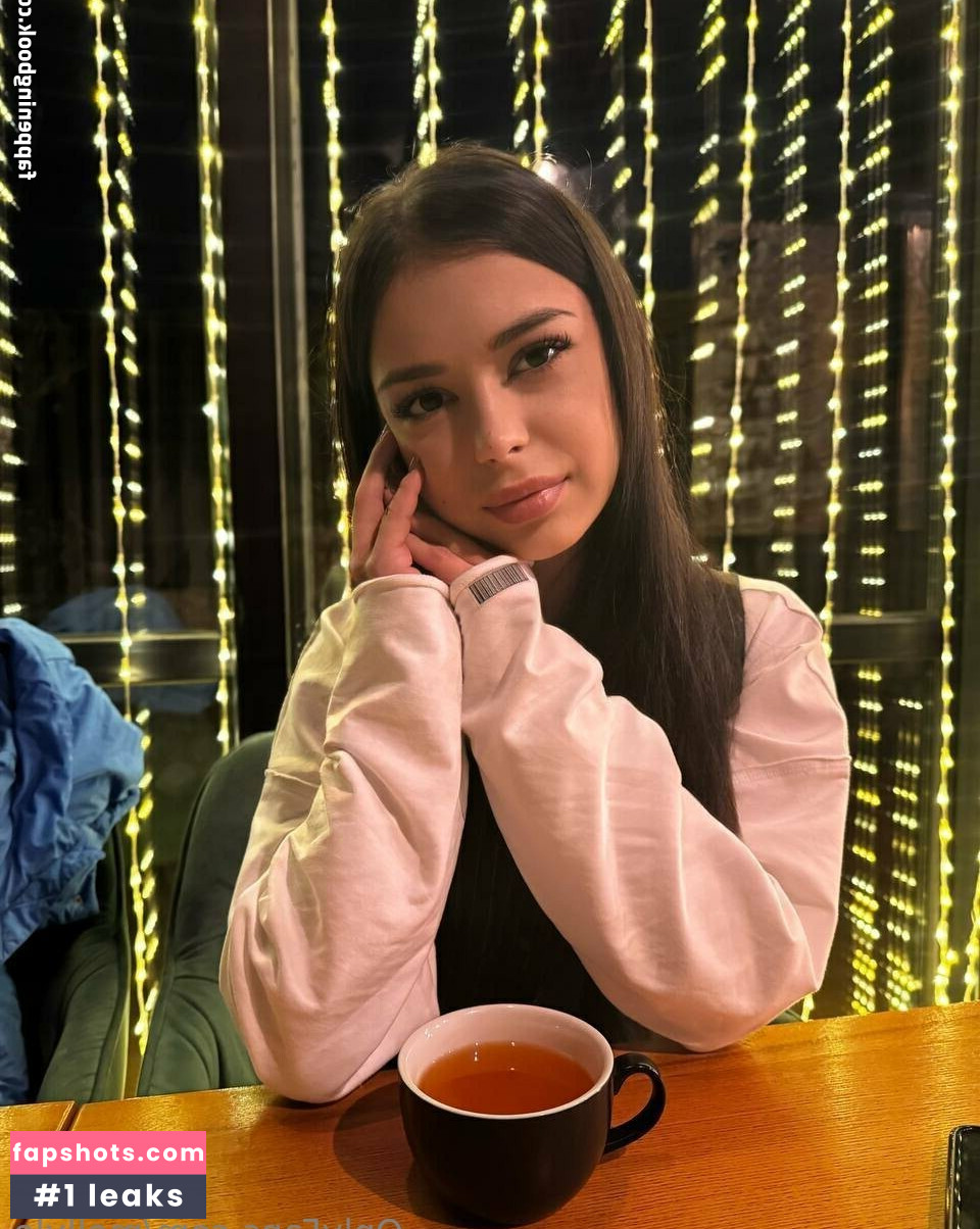 Mollylo gallery photo #15