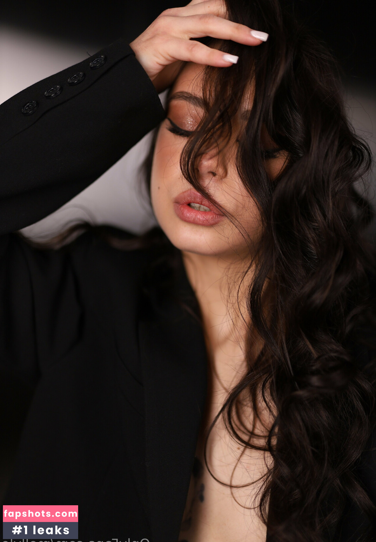 Mollylo gallery photo #22