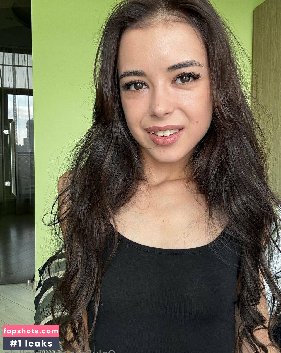 Mollylo gallery photo #23