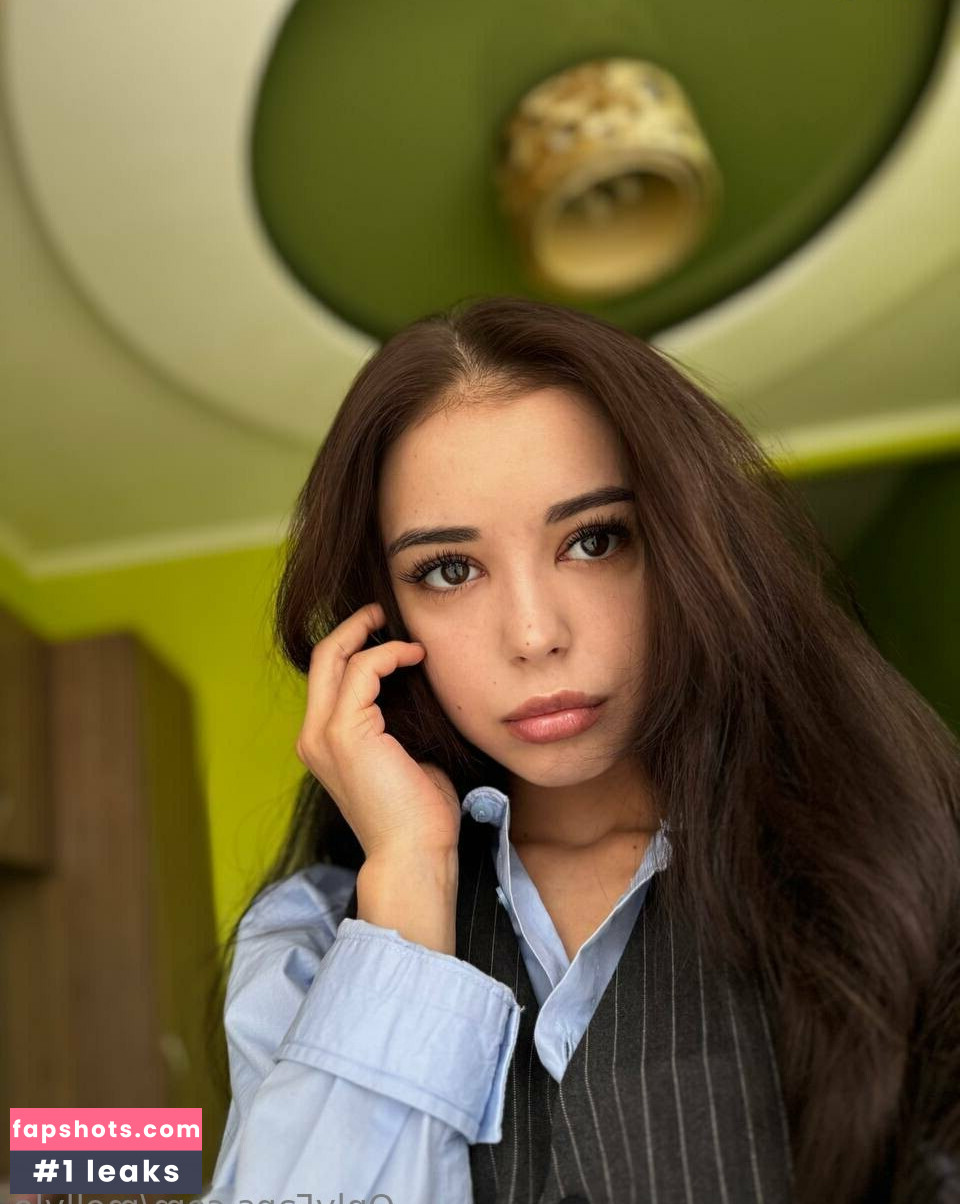 Mollylo gallery photo #25