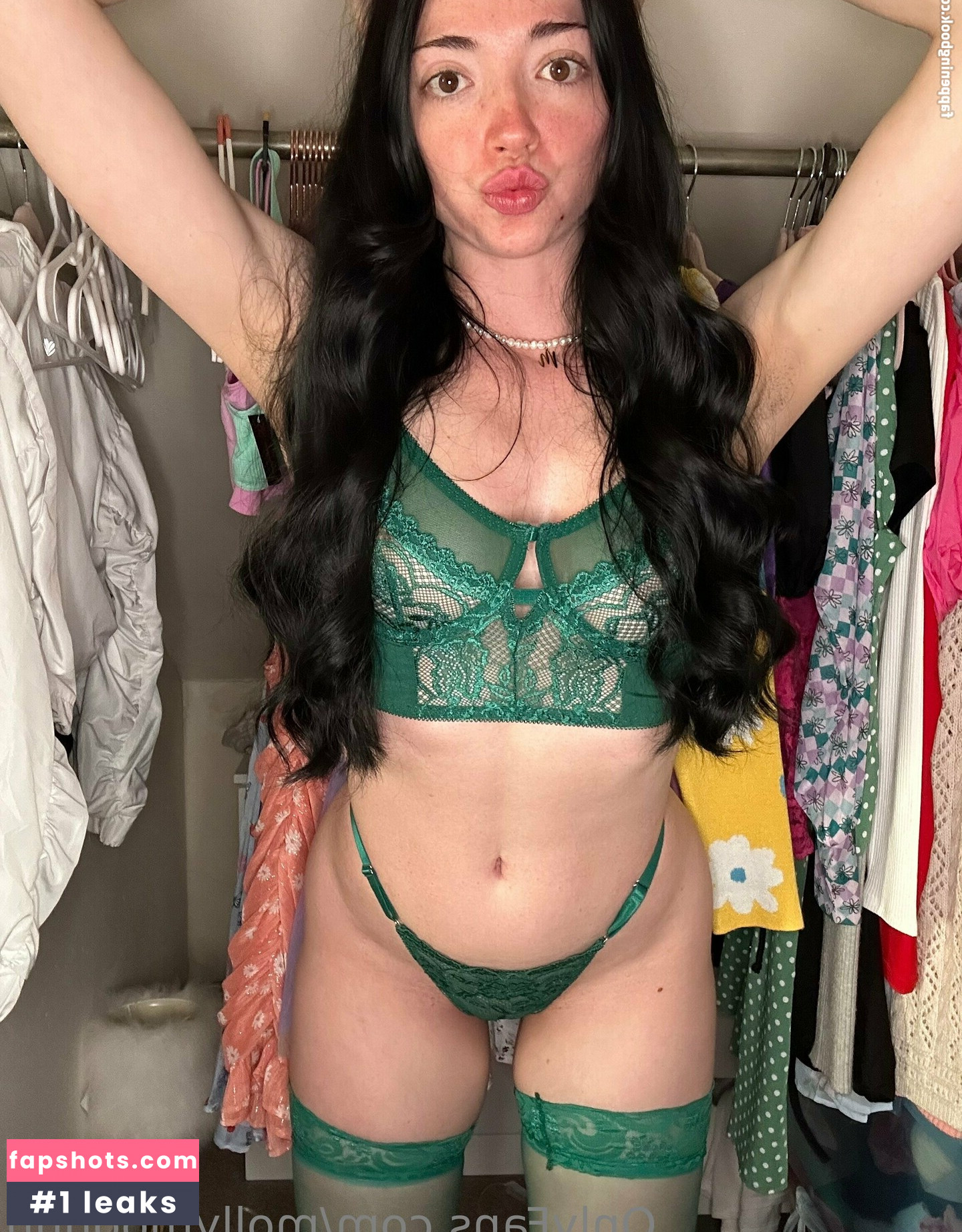 Mollymoonnn gallery photo #79