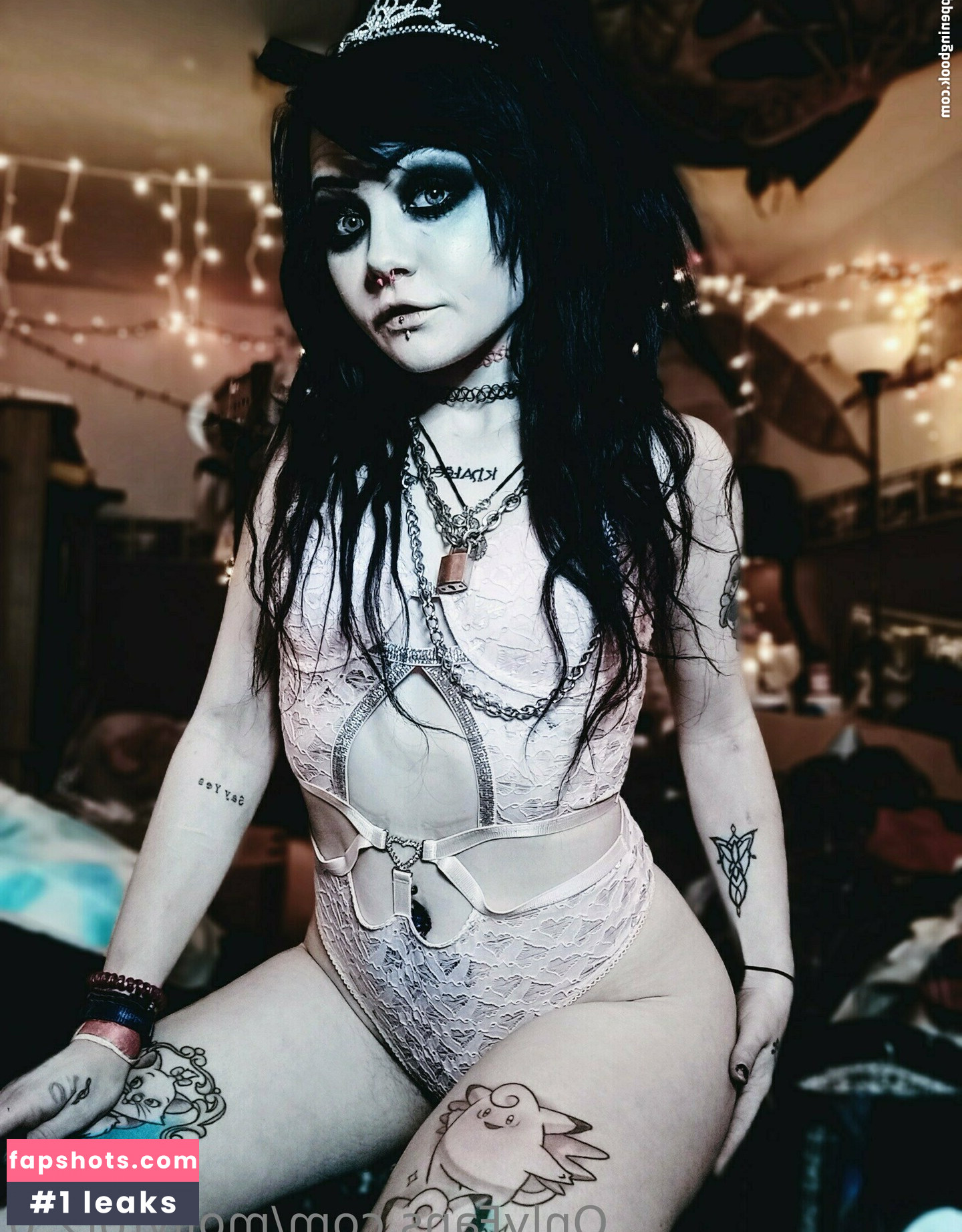 MollyRot gallery photo #2