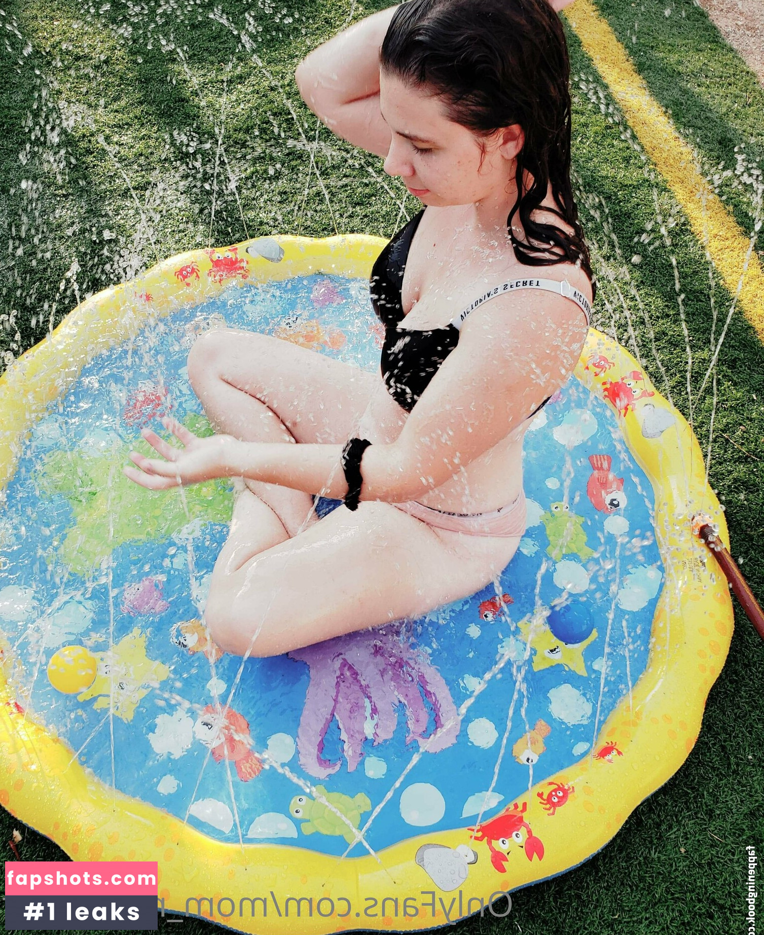 mom_next_door gallery photo #21