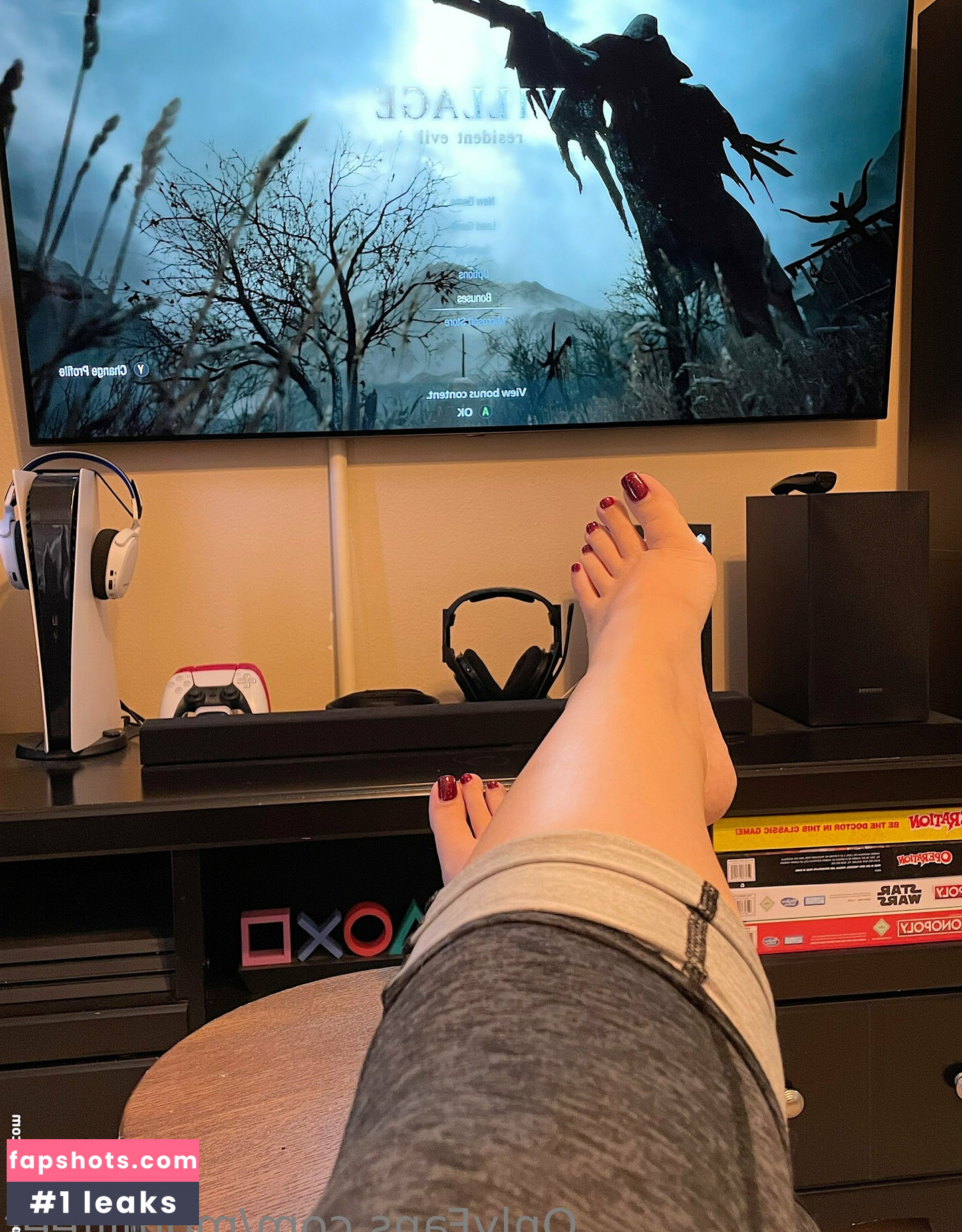 momiifeet gallery photo #2