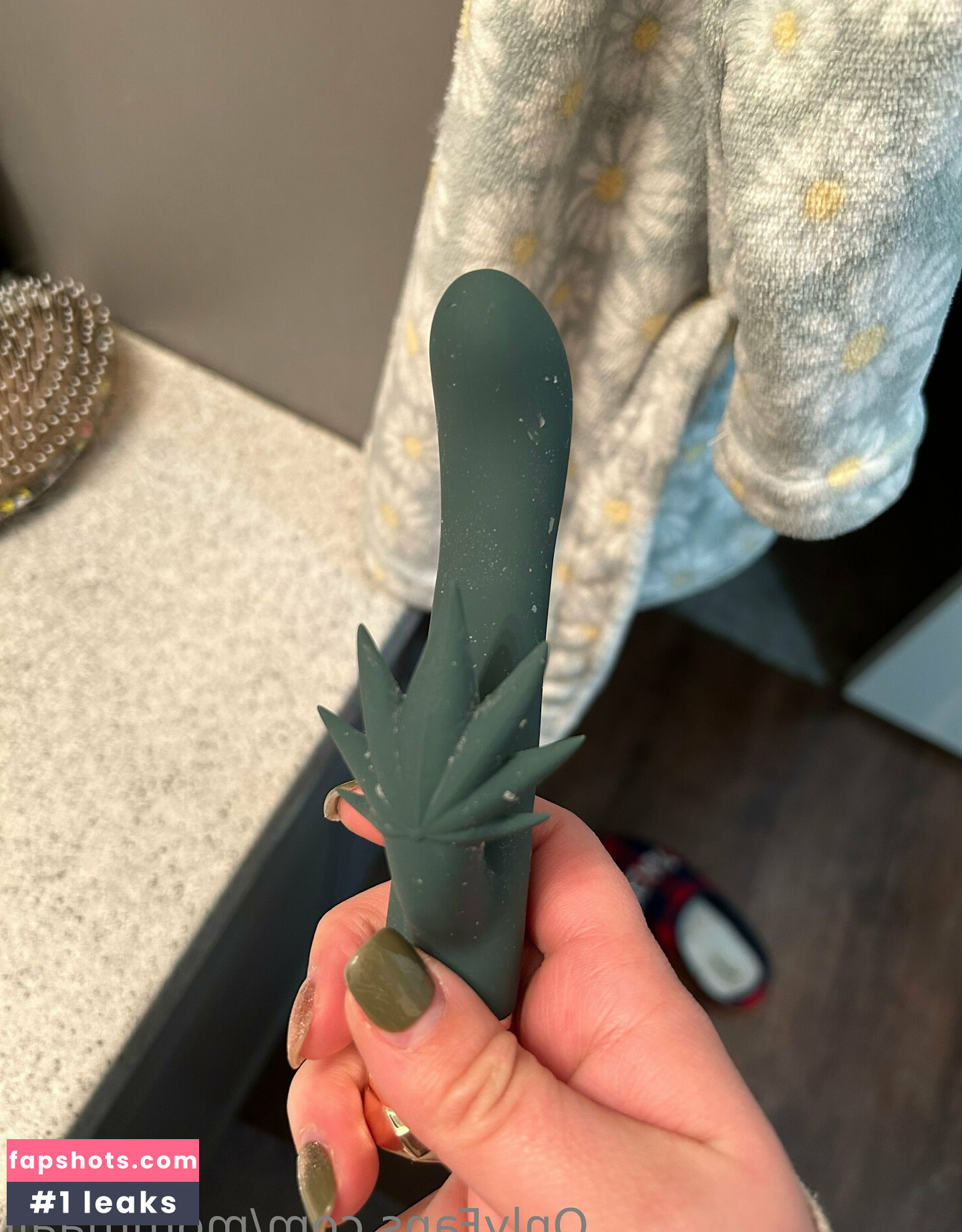 mommaali gallery photo #3