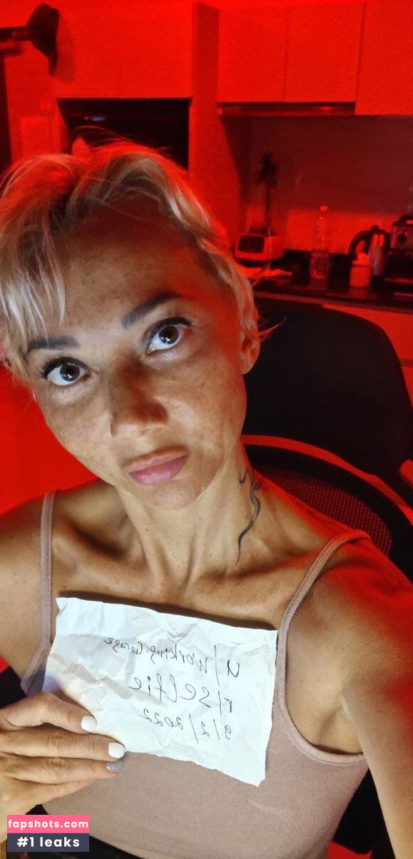 Mommy Di gallery photo #2