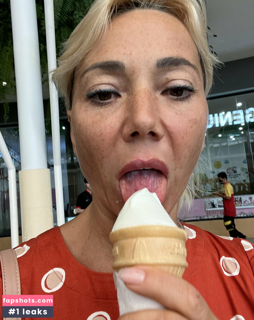 Mommy Di gallery photo #16