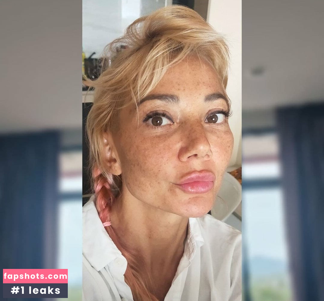 Mommy Di gallery photo #28