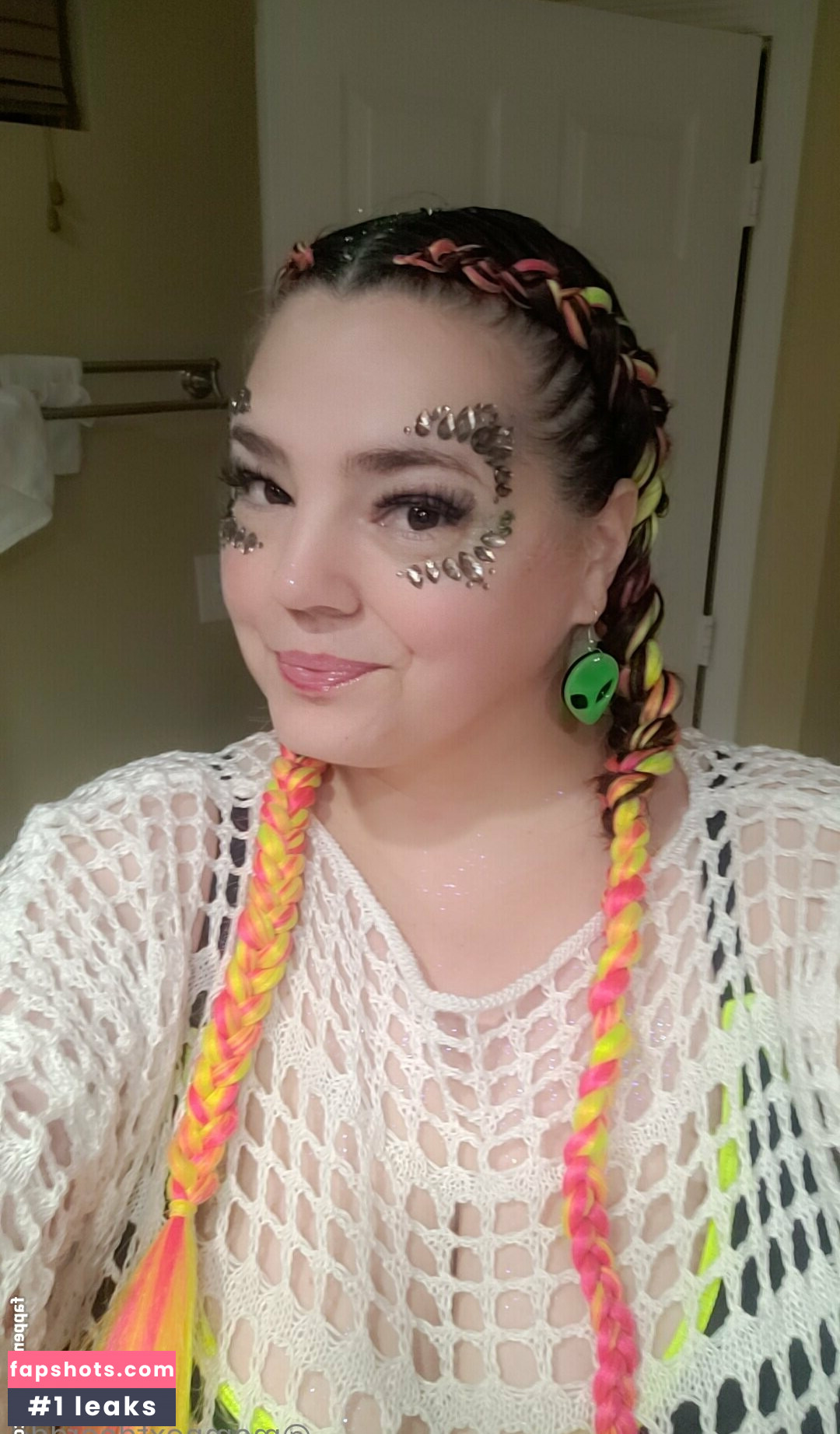 momnextdoorddd gallery photo #2