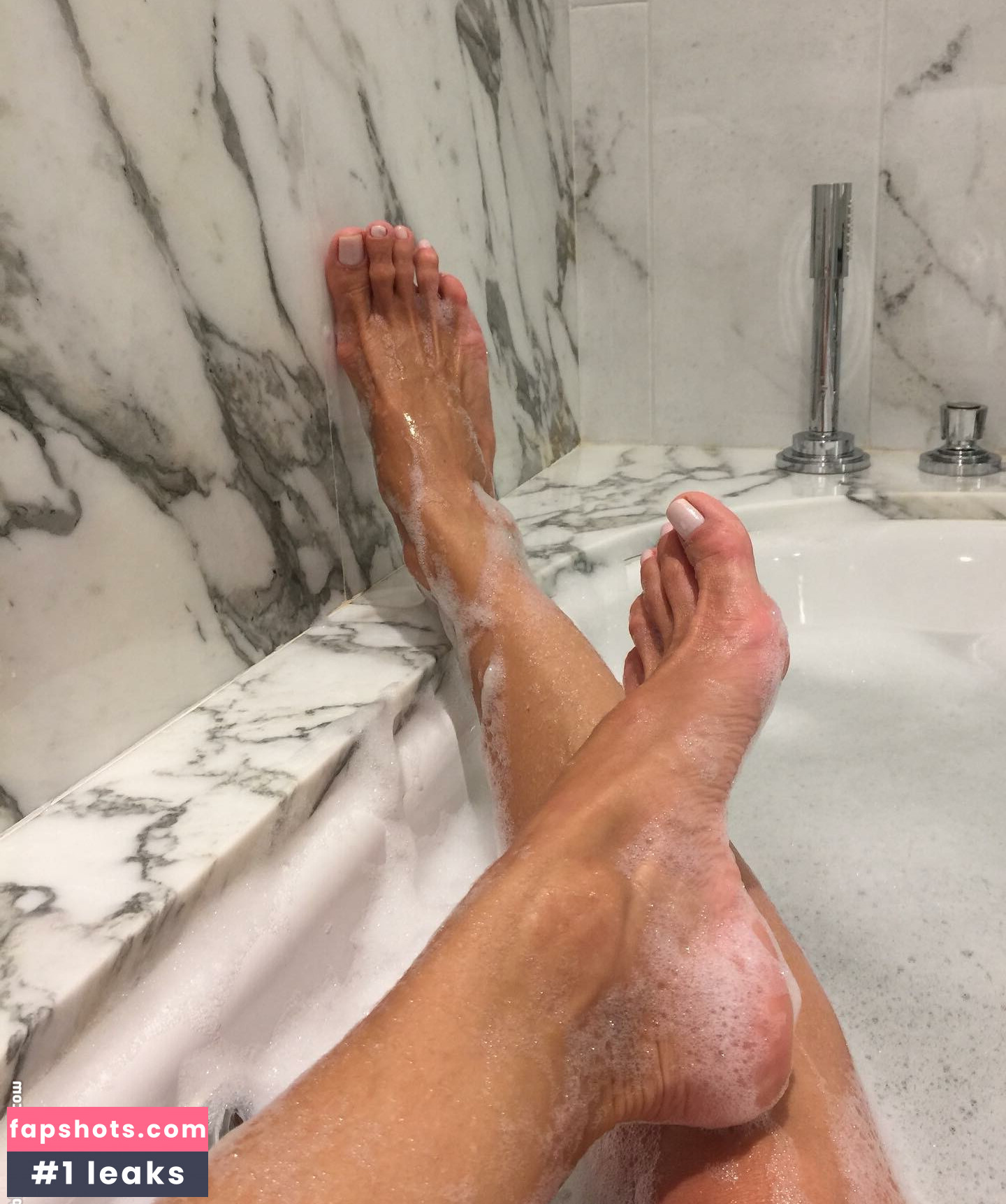 Momo Hotwife gallery photo #13