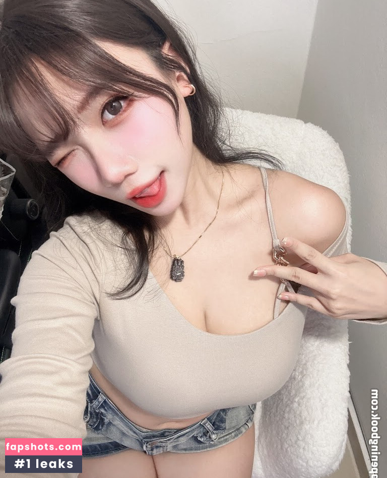 Momoko.xoxo gallery photo #21