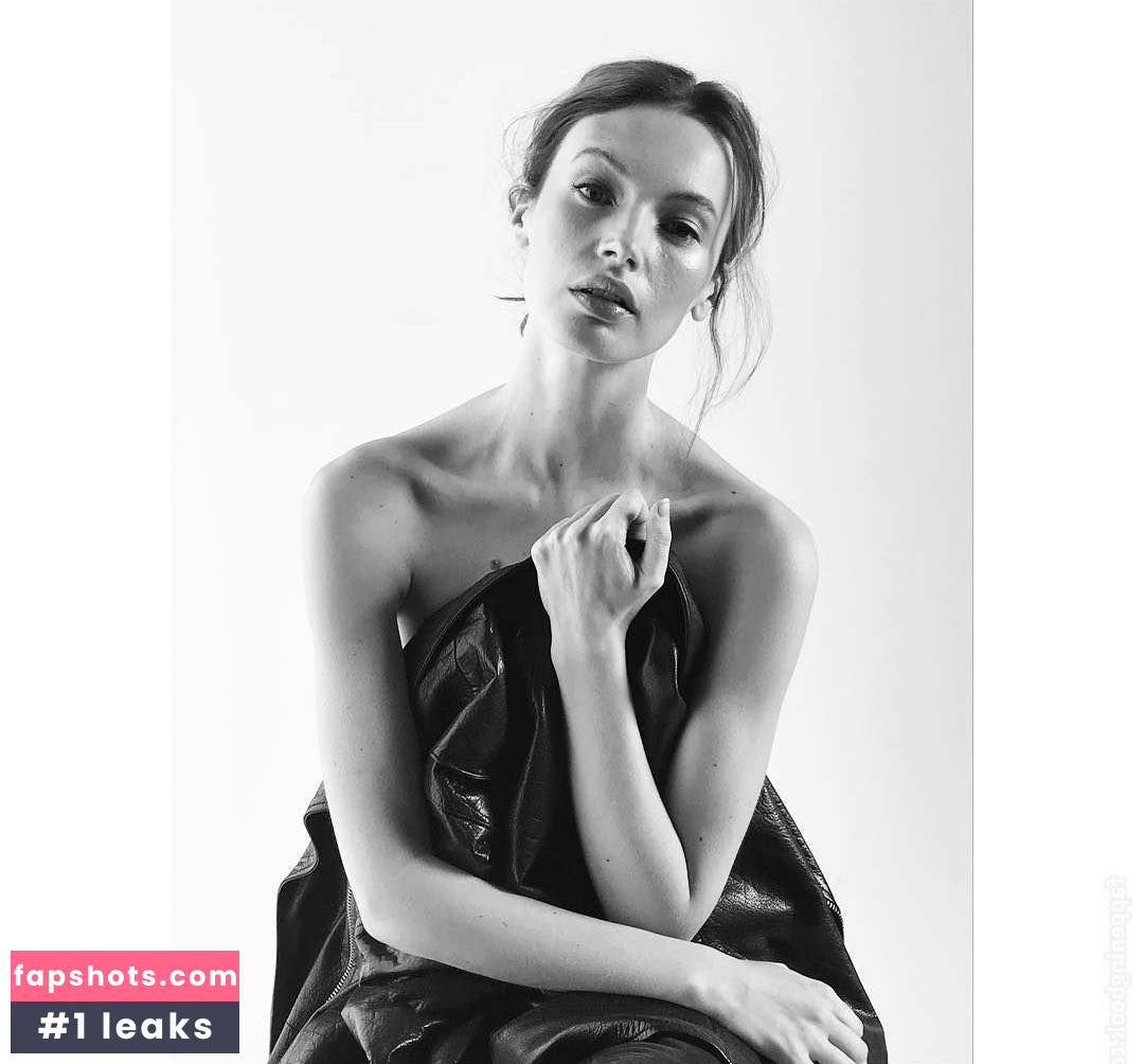 Mona Johannesson gallery photo #16