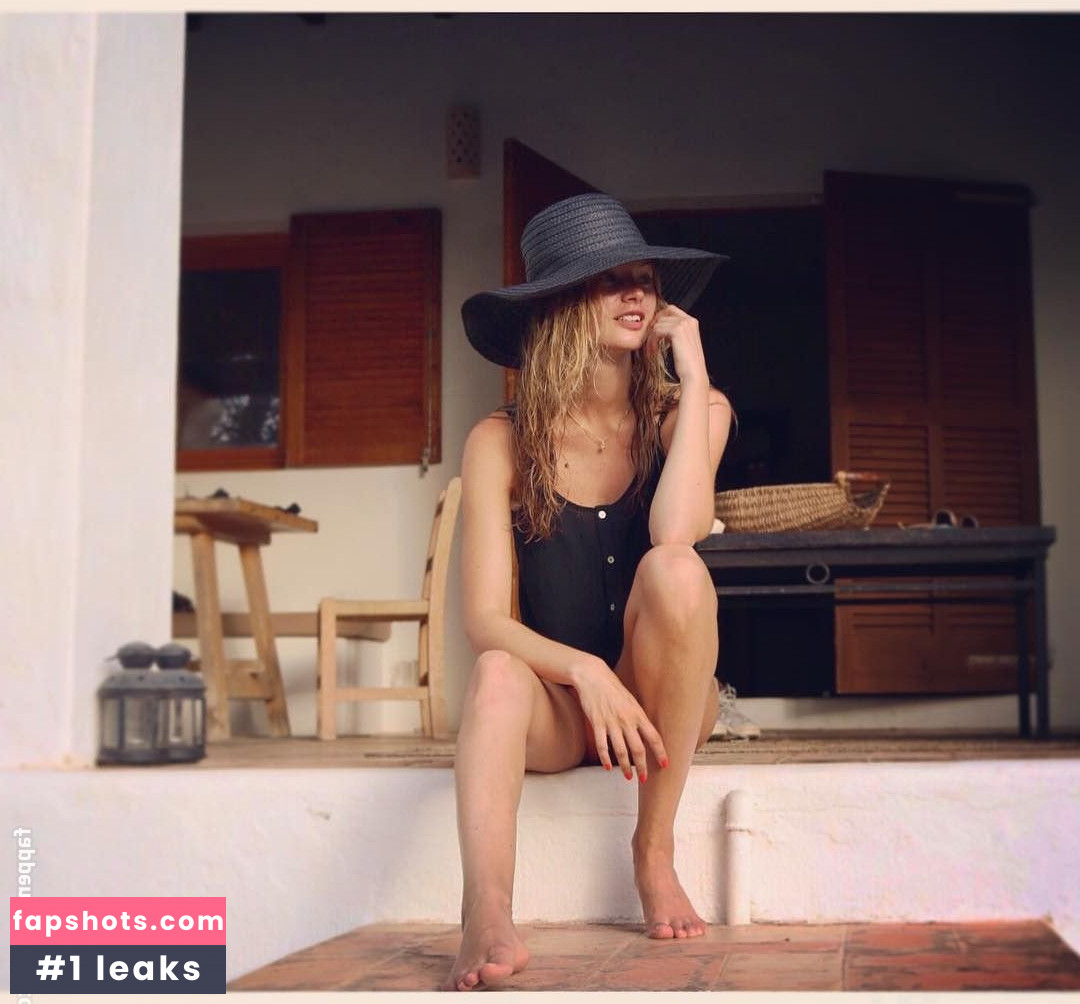 Mona Johannesson gallery photo #20