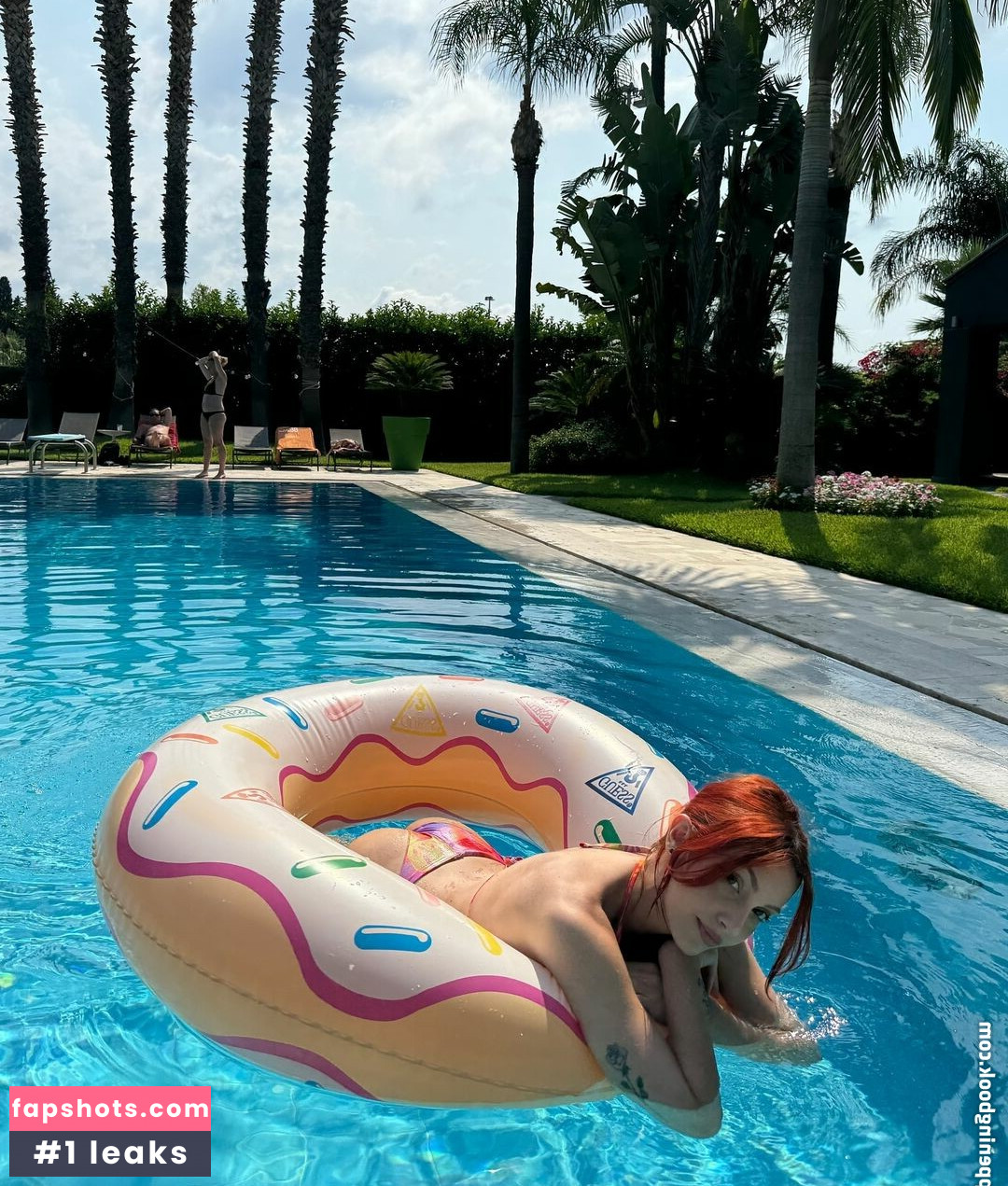 Mona Schon gallery photo #14