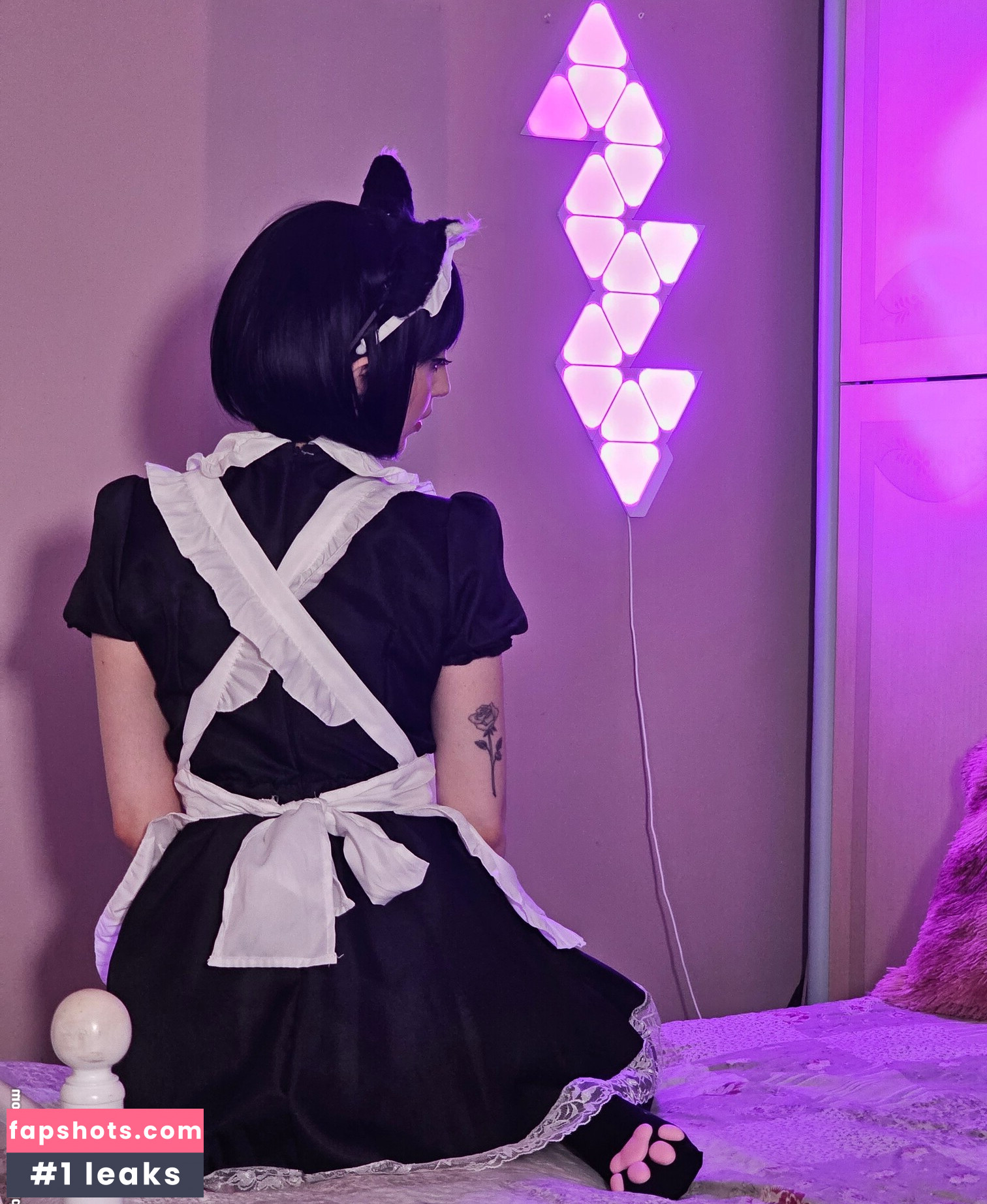 Mona Schon gallery photo #23