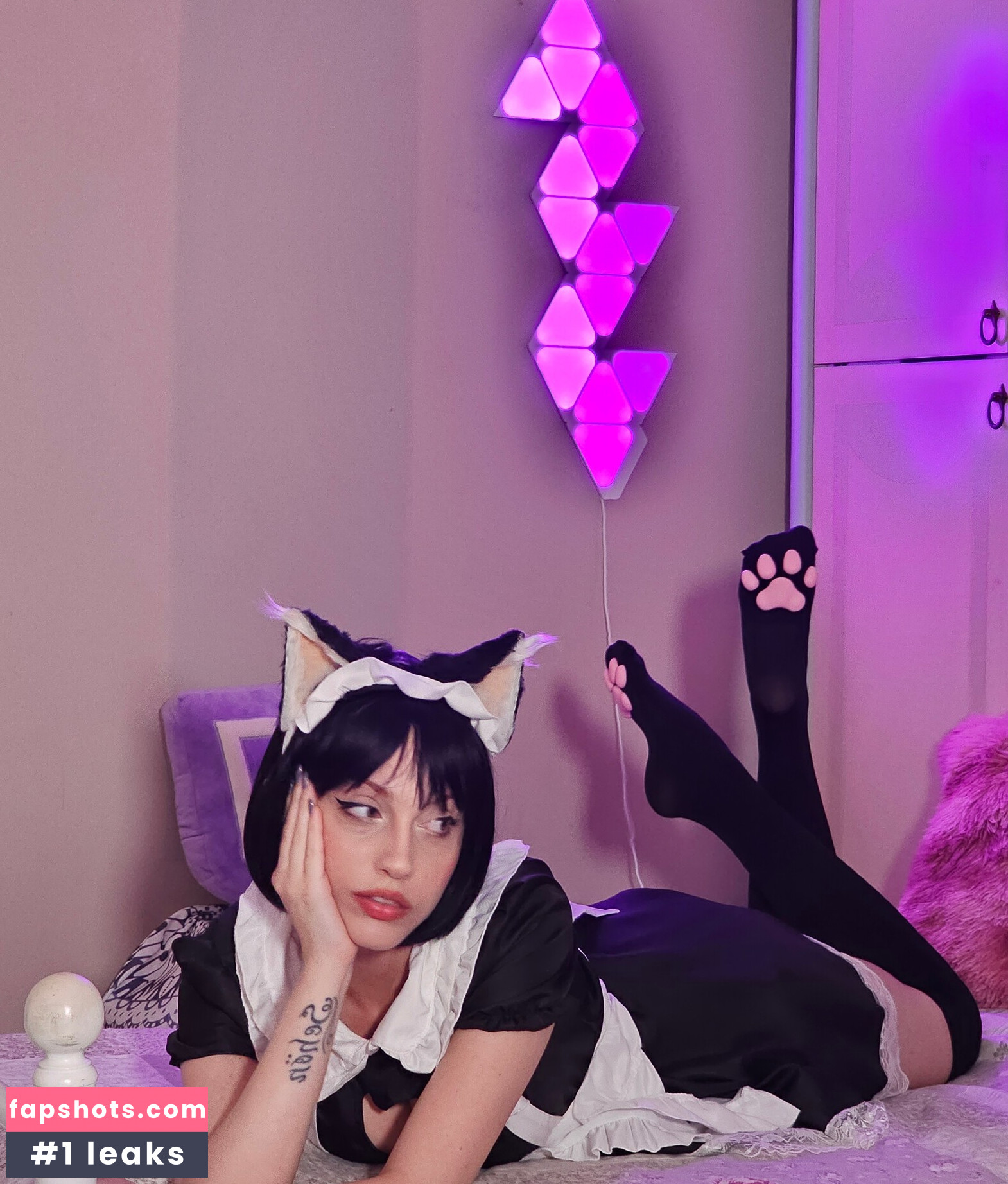 Mona Schon gallery photo #24