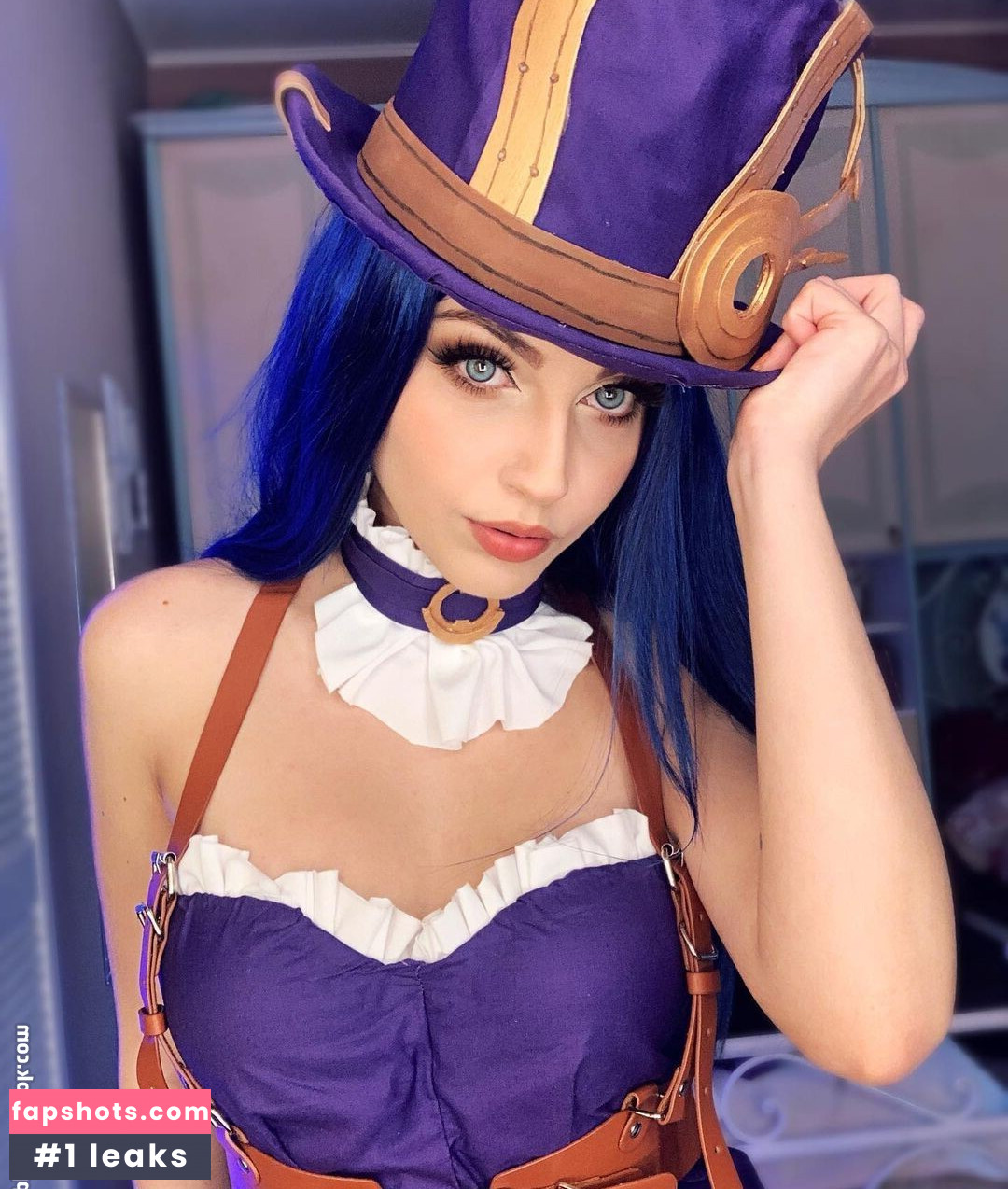 Mona Schon gallery photo #36