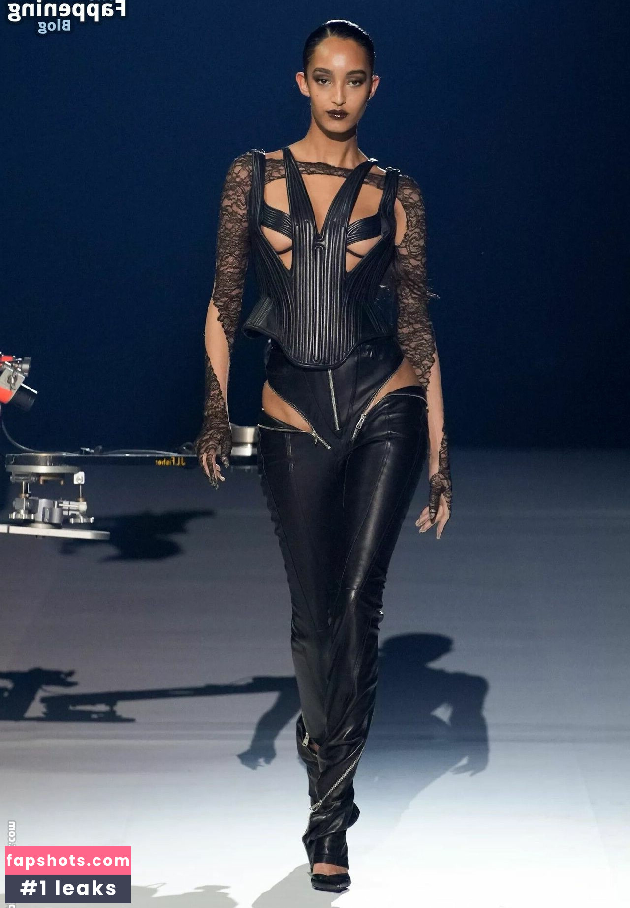 Mona Tougaard gallery photo #30