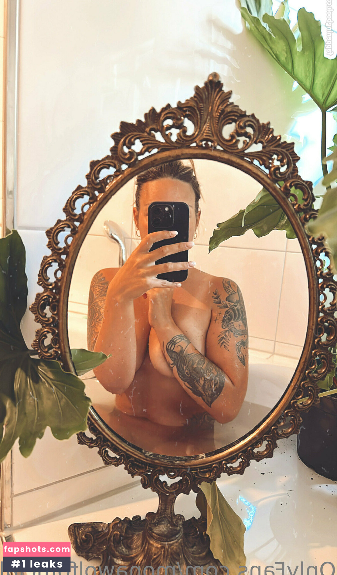 monawolfofficial gallery photo #4